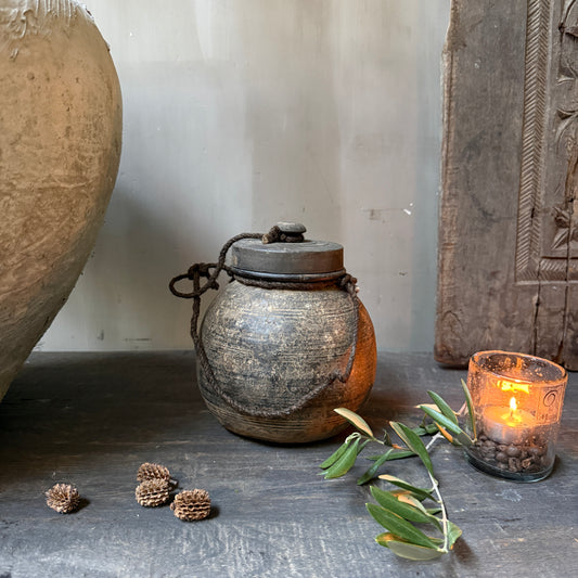Wooden jar with lid