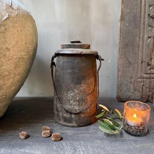 Wooden jar with lid