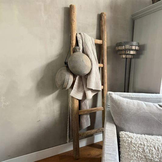 Interieur decoratie set ladder met Sural pot aan touw