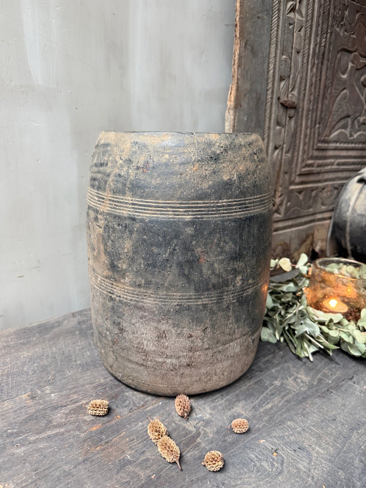 Wooden pot