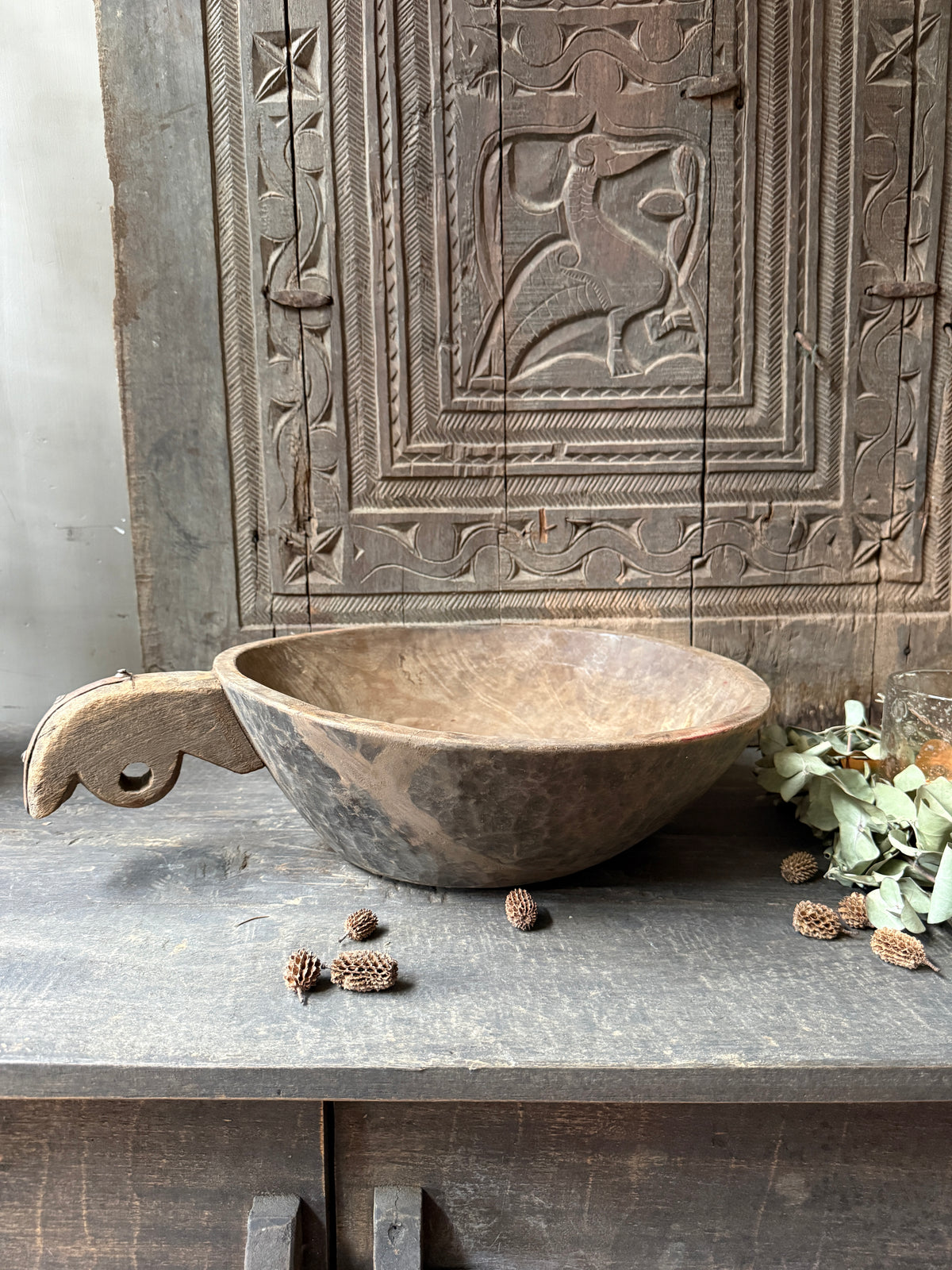 Bowl with handle