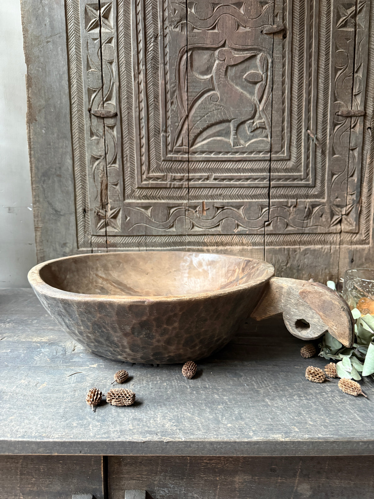 Bowl with handle