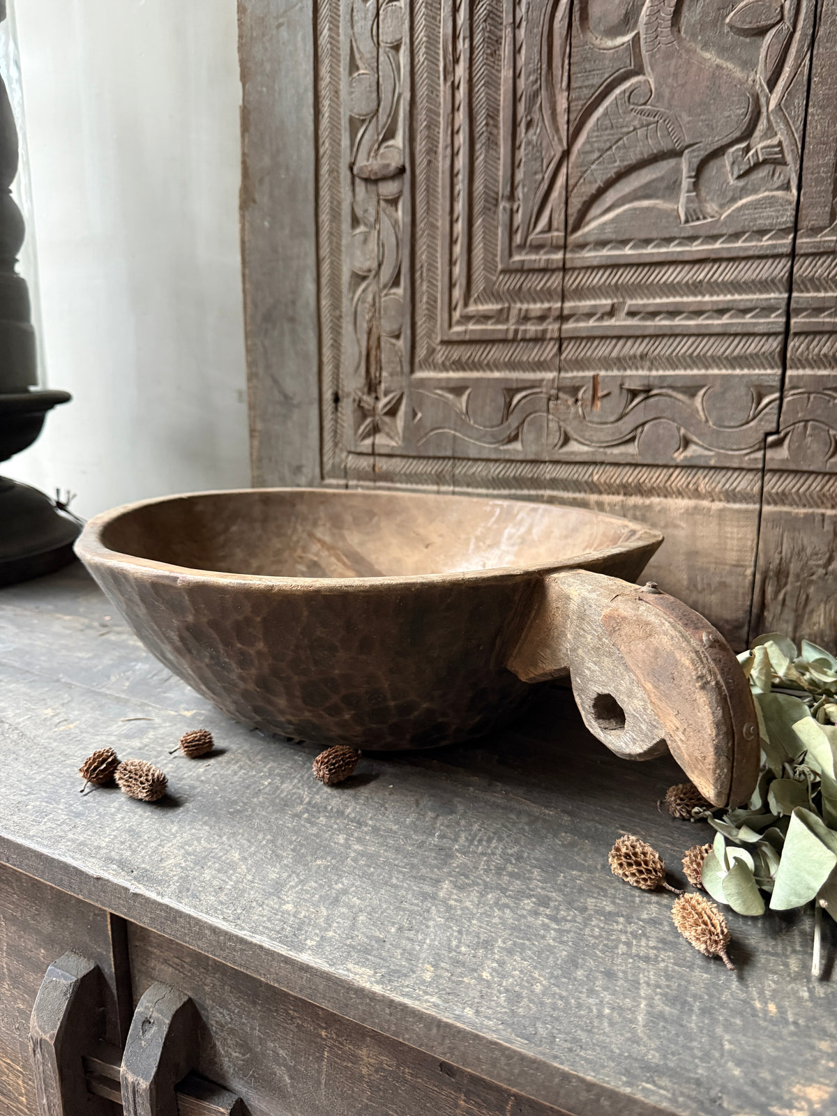 Bowl with handle