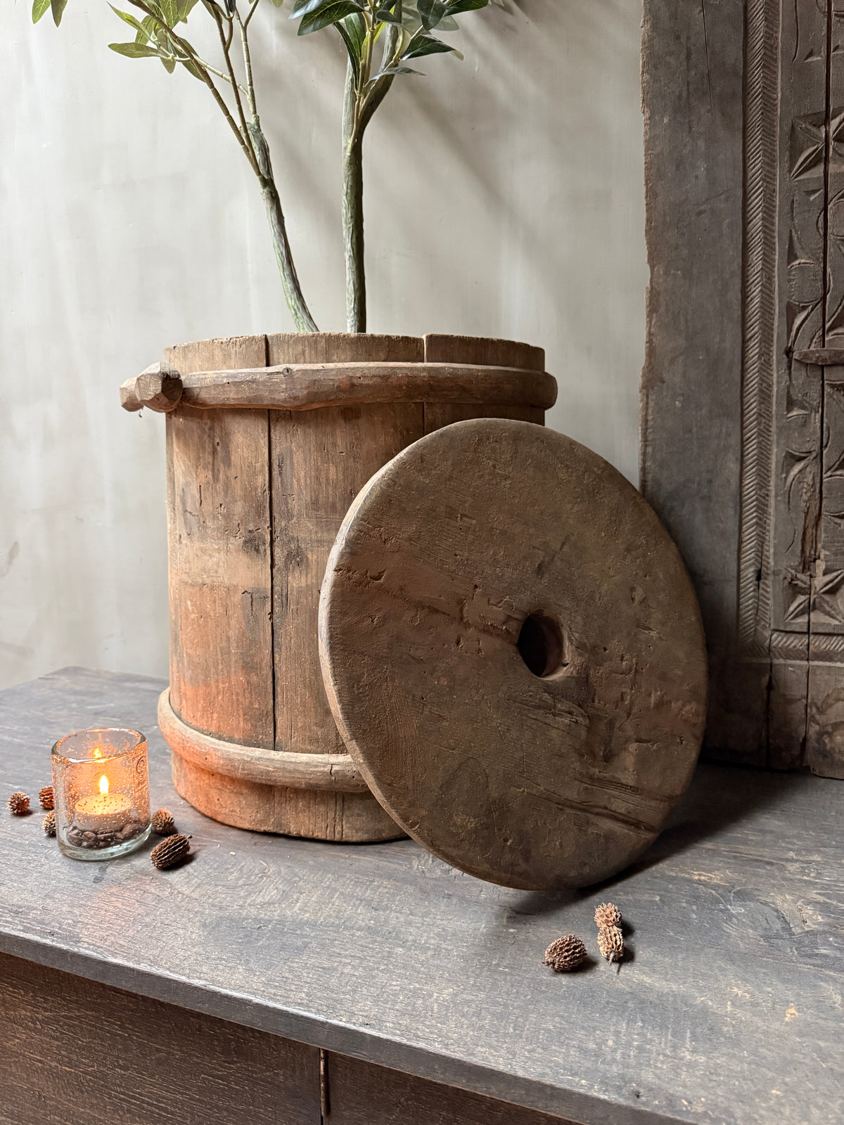 Authentieke oude houten karnton / boterkarn