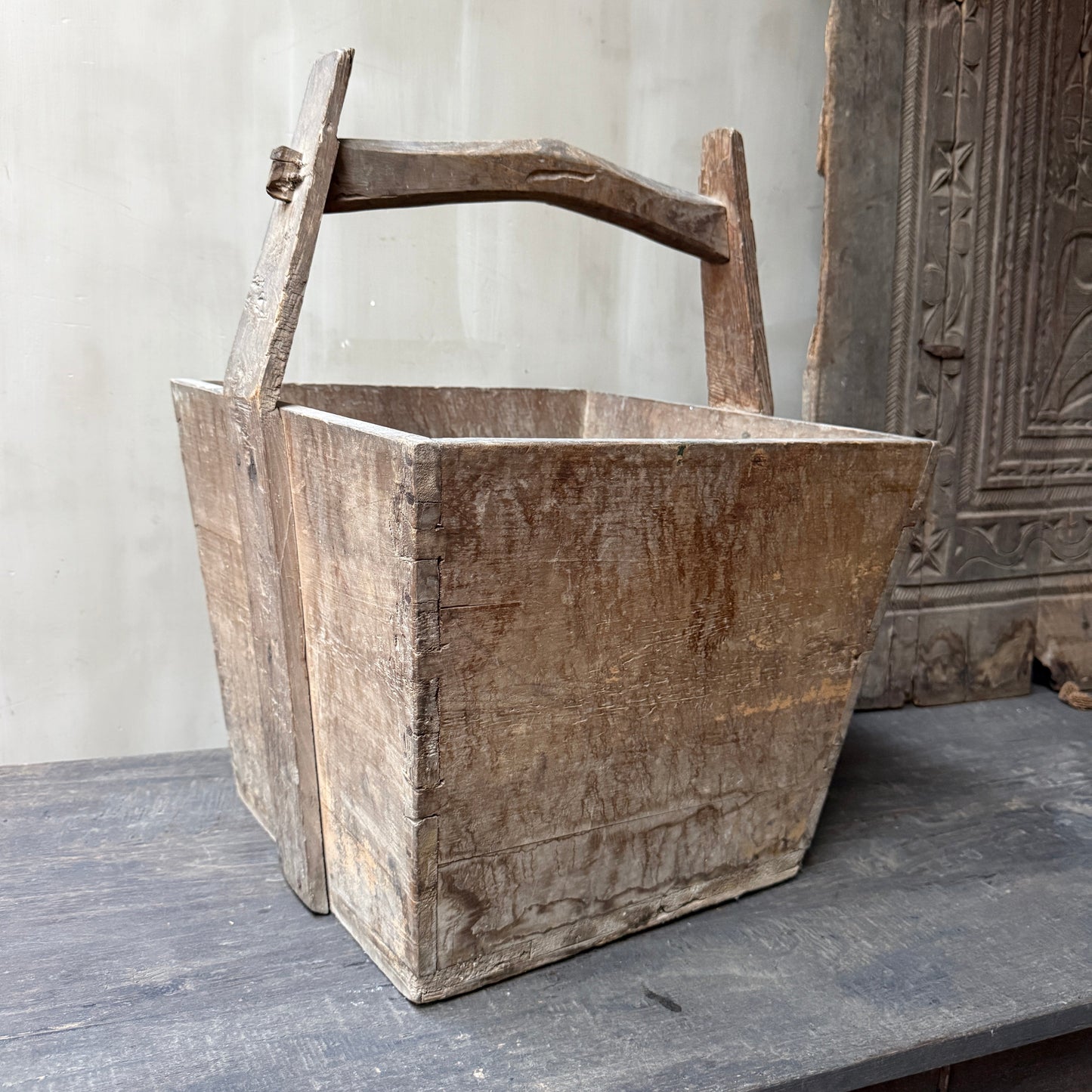 Chinese rice bowl with handle