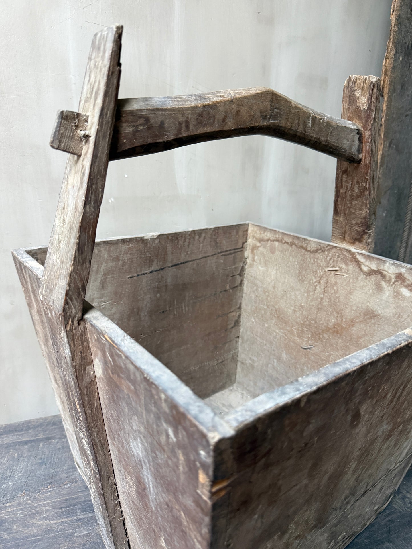 Chinese rice bowl with handle