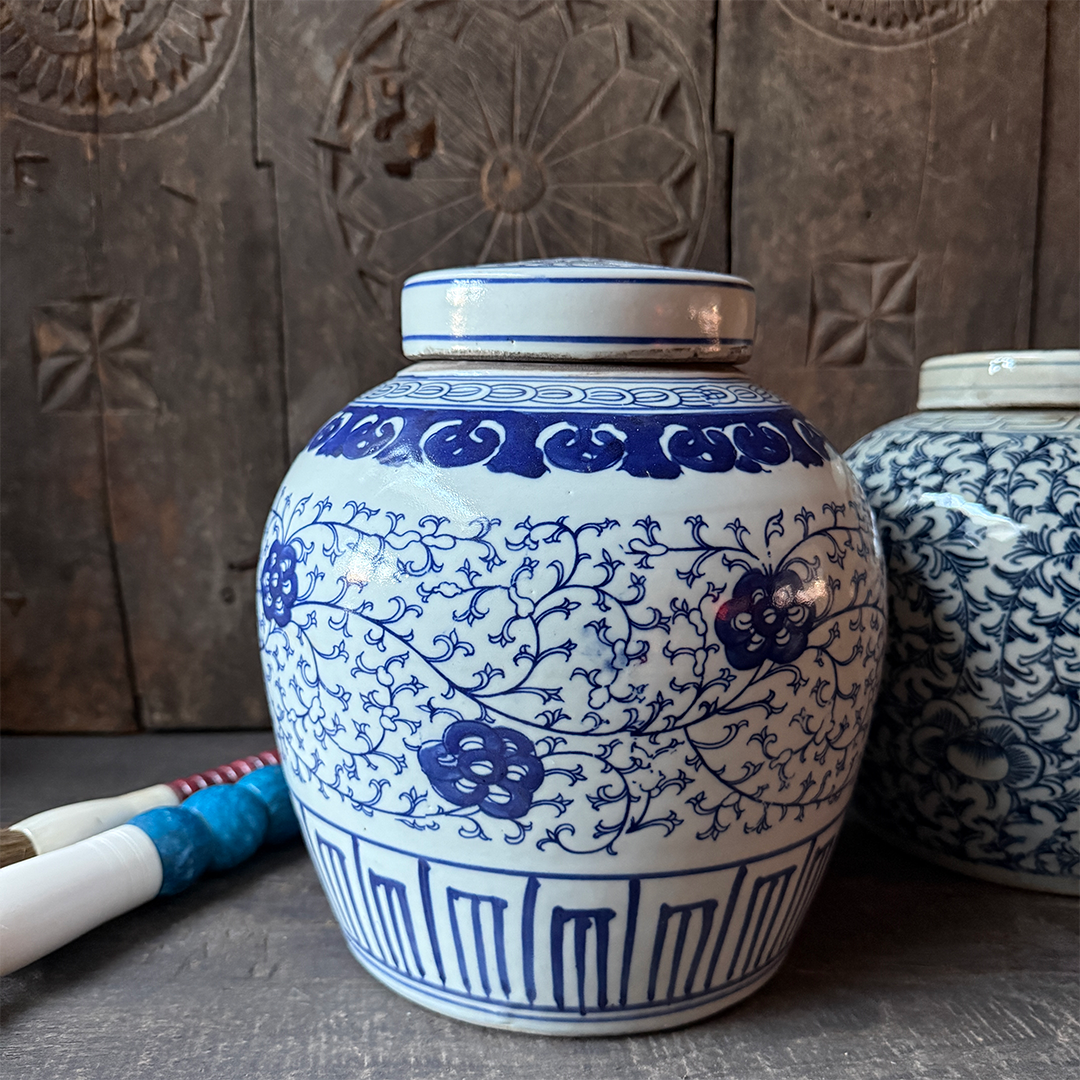 Antique Chinese ginger jar with lid