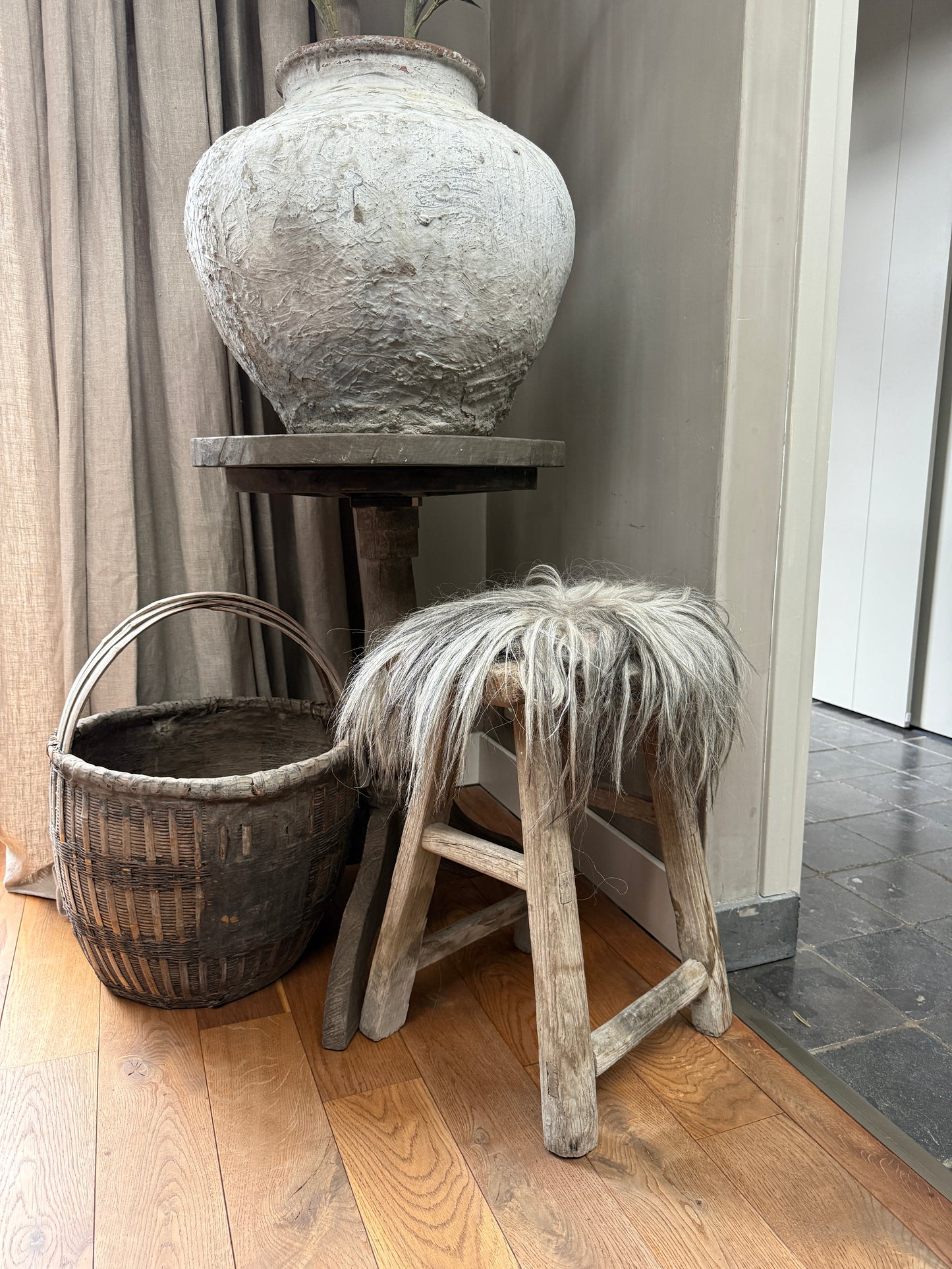 Hockerfell beige/grau