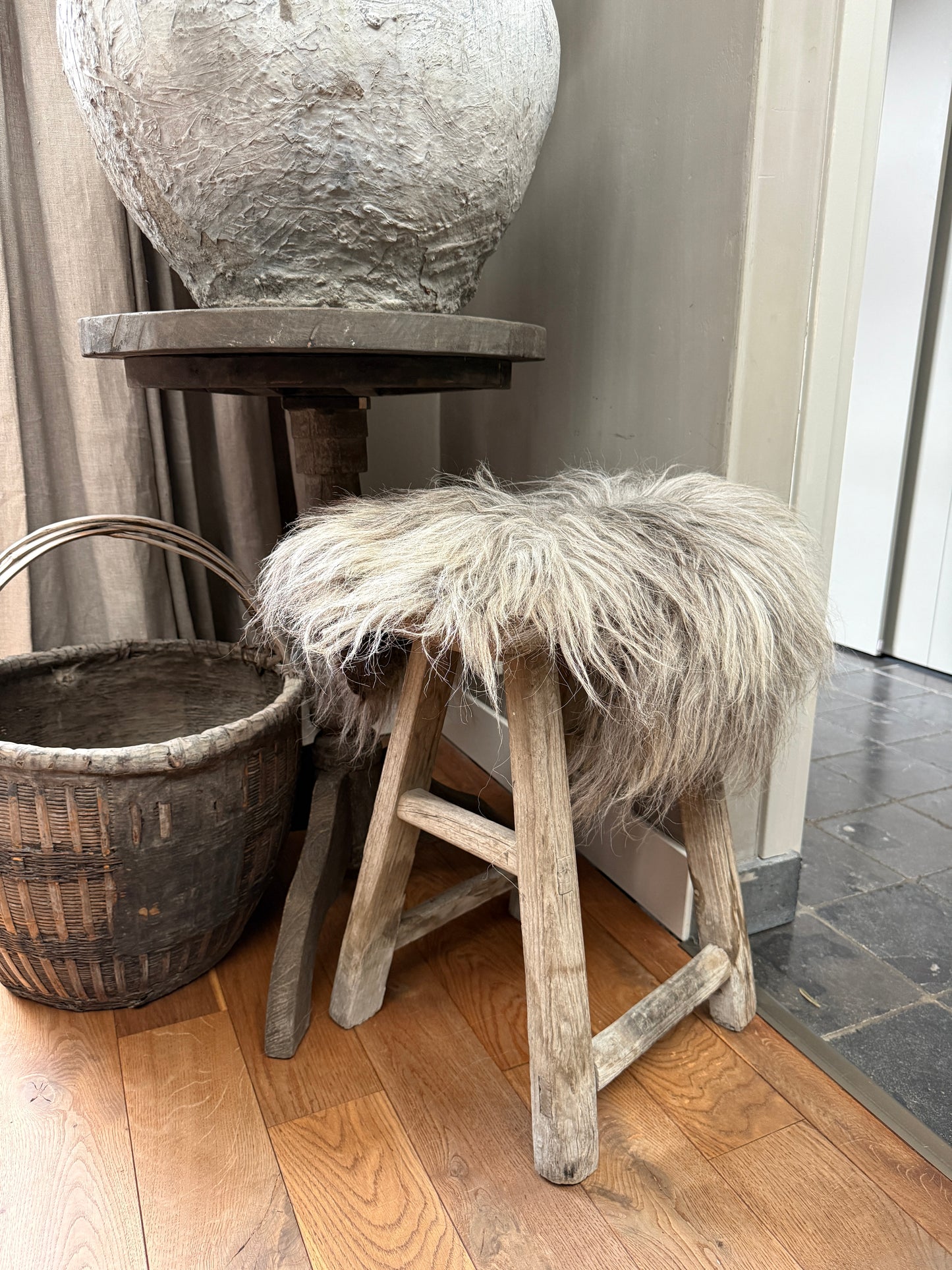 Hockerfell beige/grau