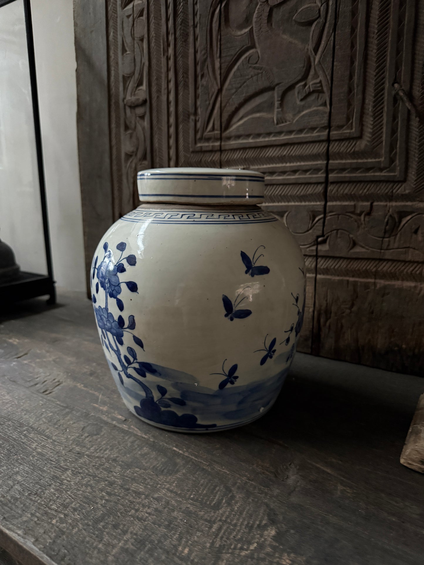 Altes chinesisches Ingwergefäß mit Deckel