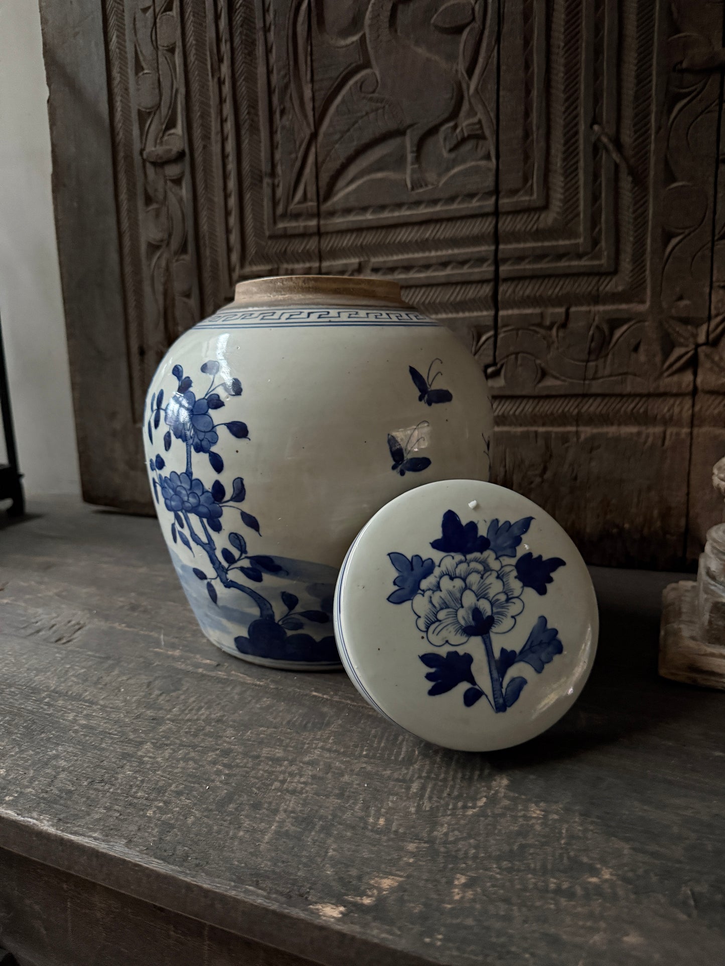 Altes chinesisches Ingwergefäß mit Deckel