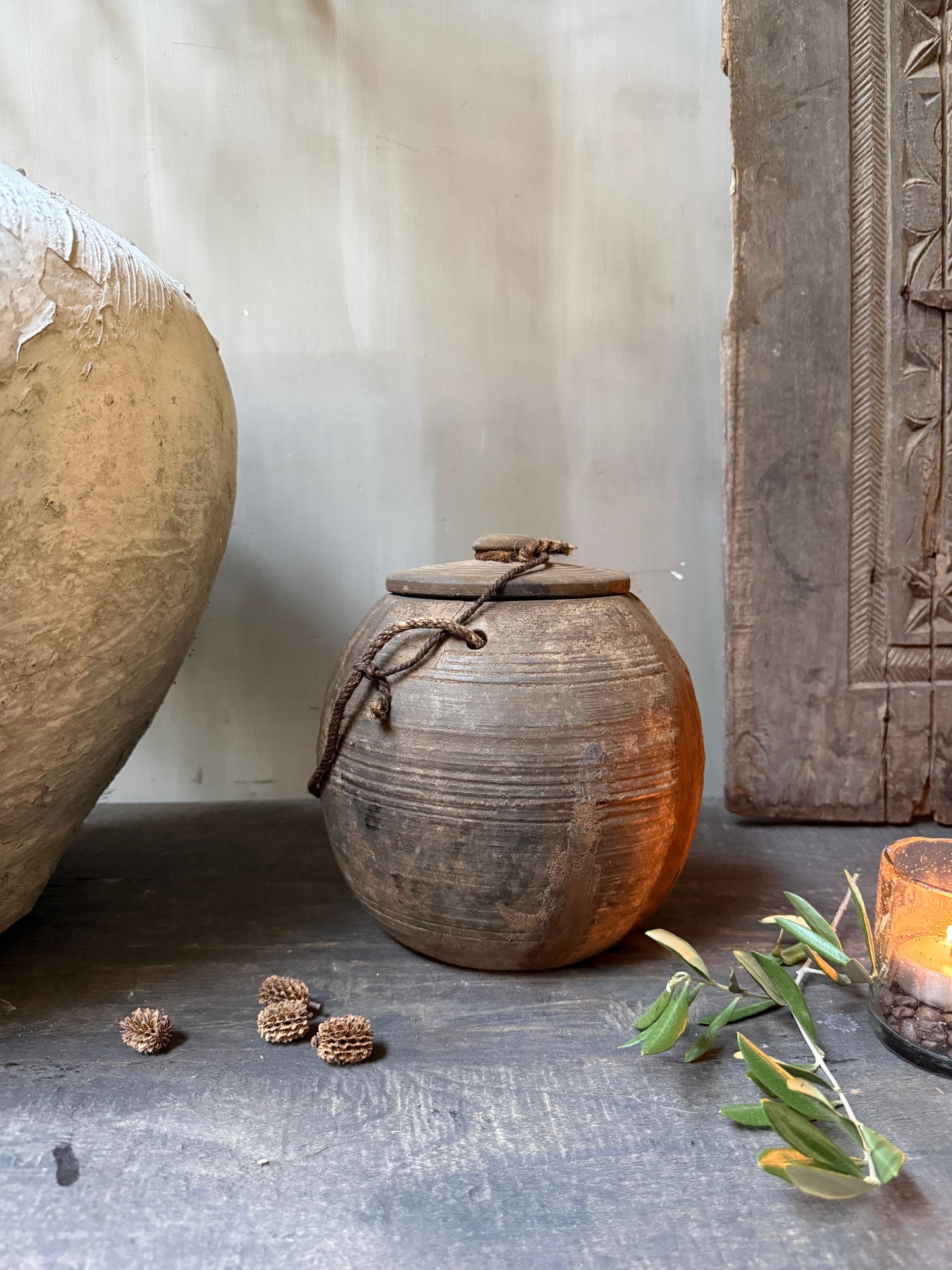 Wooden jar with lid