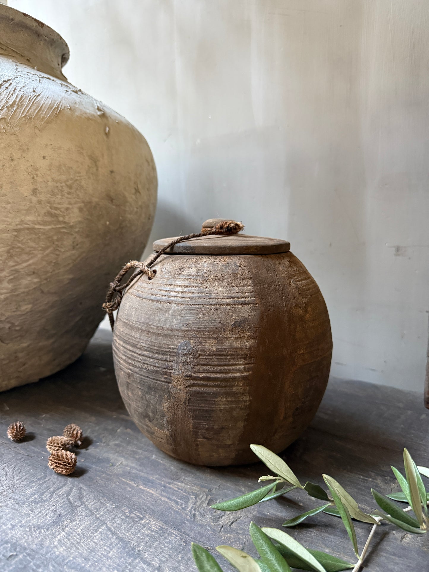 Wooden jar with lid