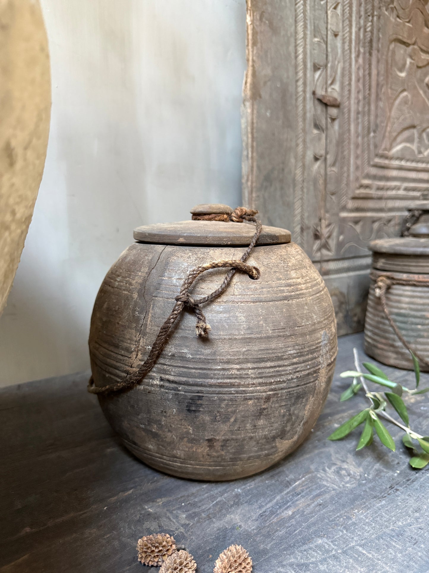Wooden jar with lid