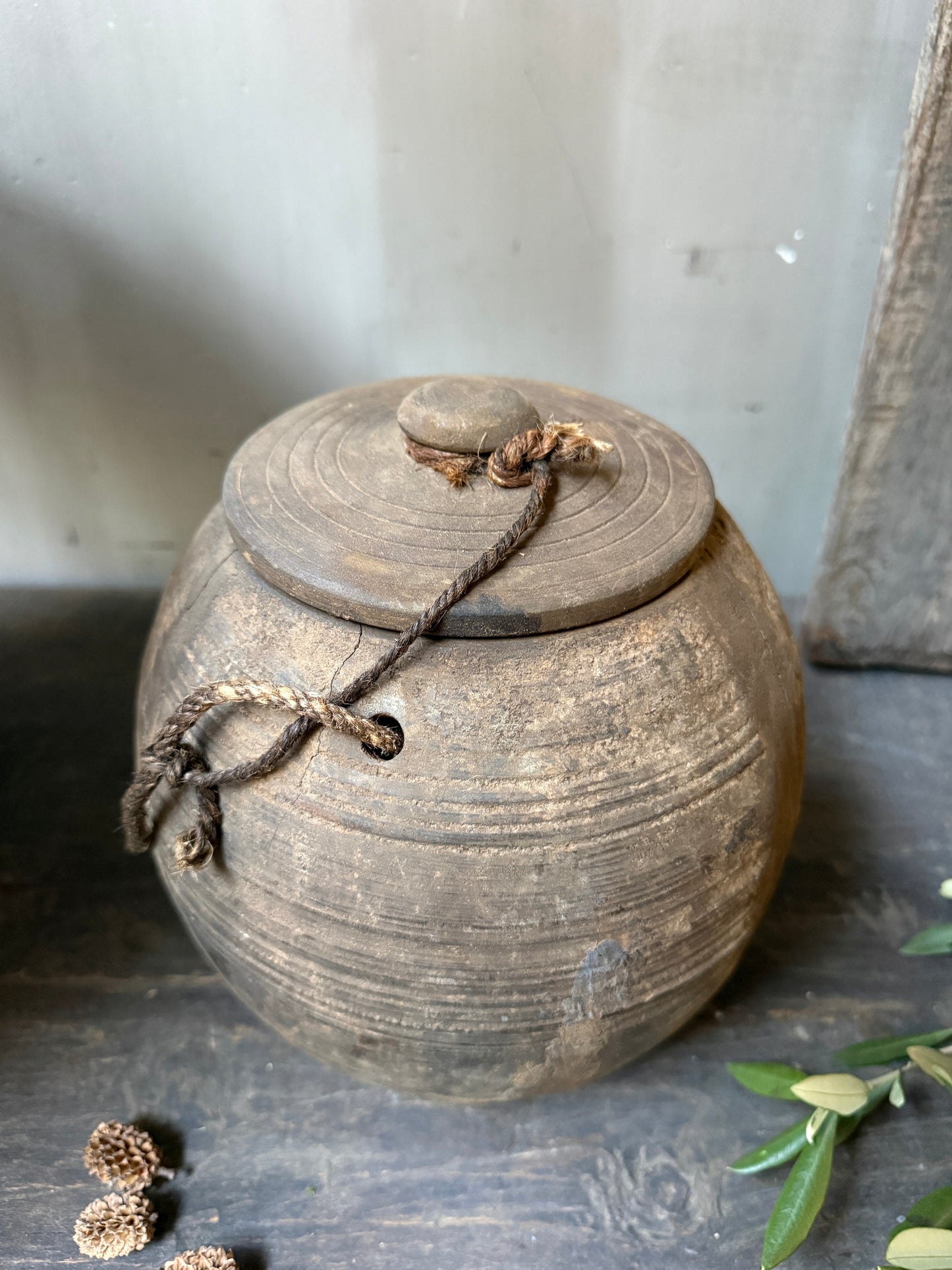 Wooden jar with lid