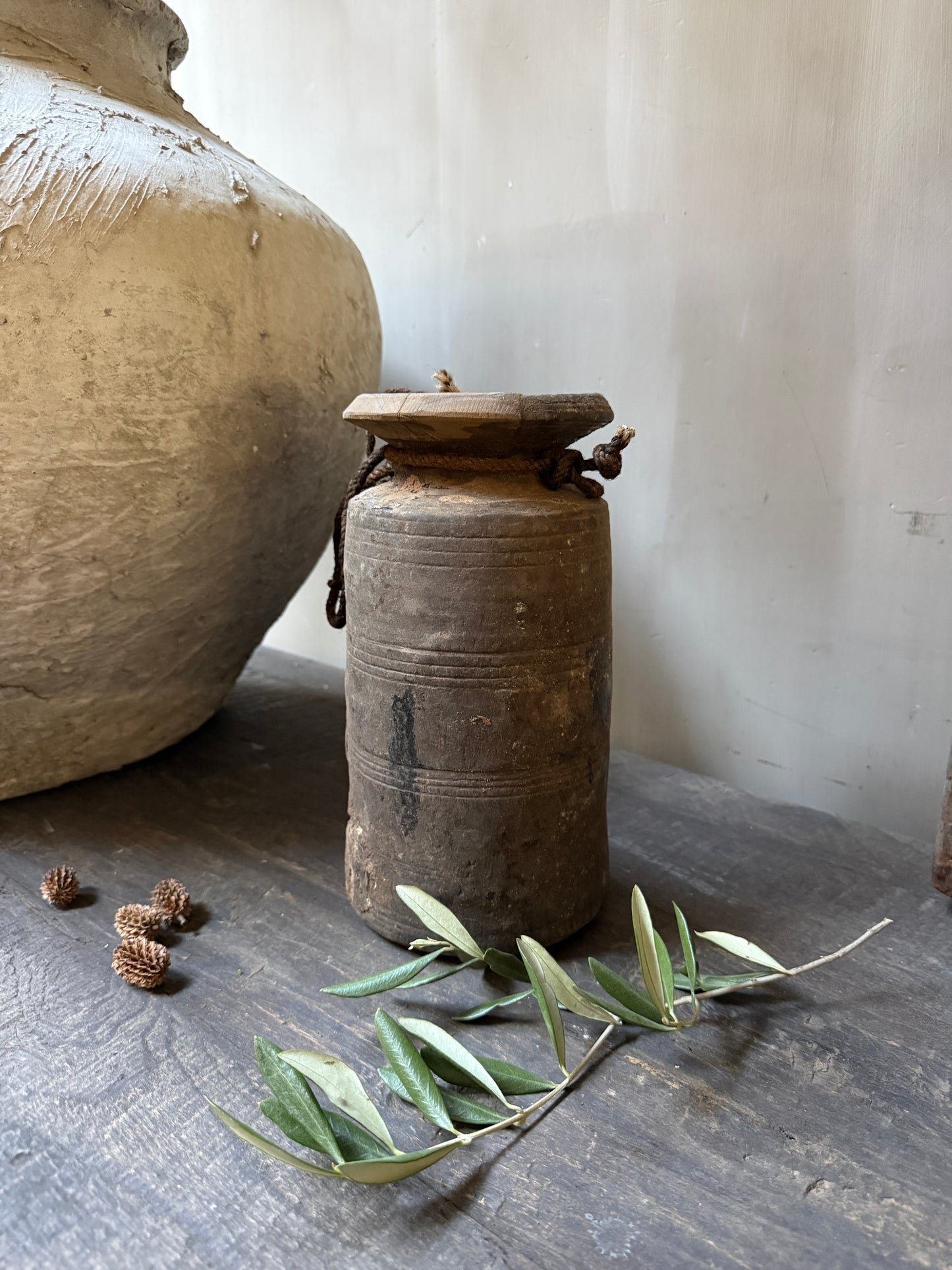 Wooden jar with lid