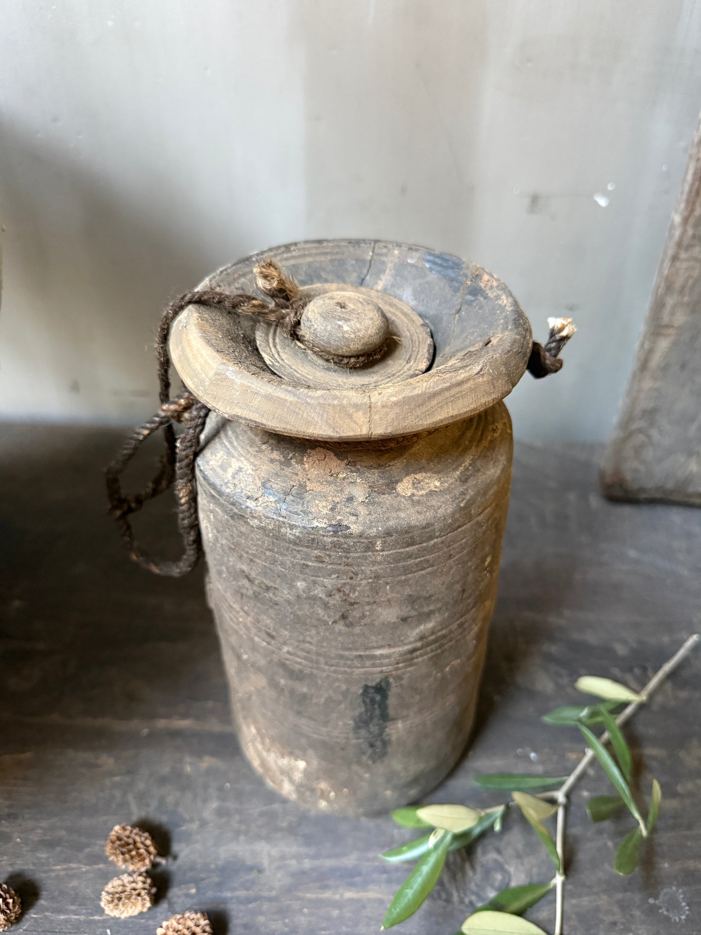 Wooden jar with lid