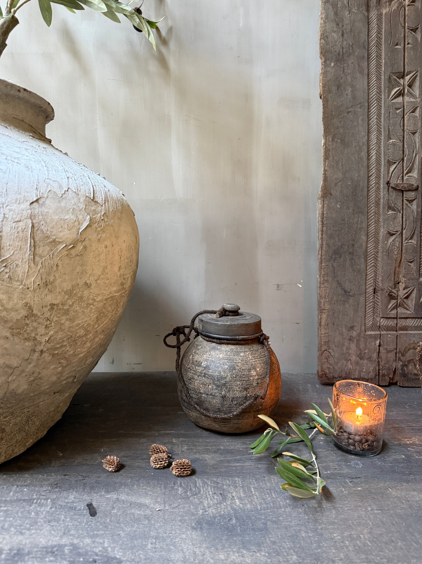 Wooden jar with lid