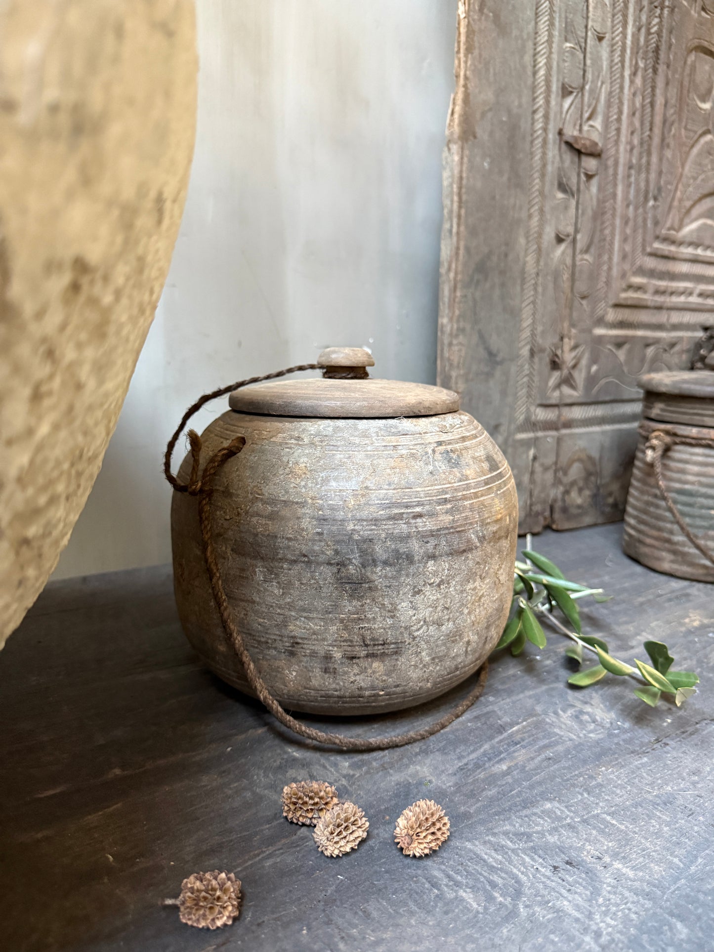 Wooden jar with lid