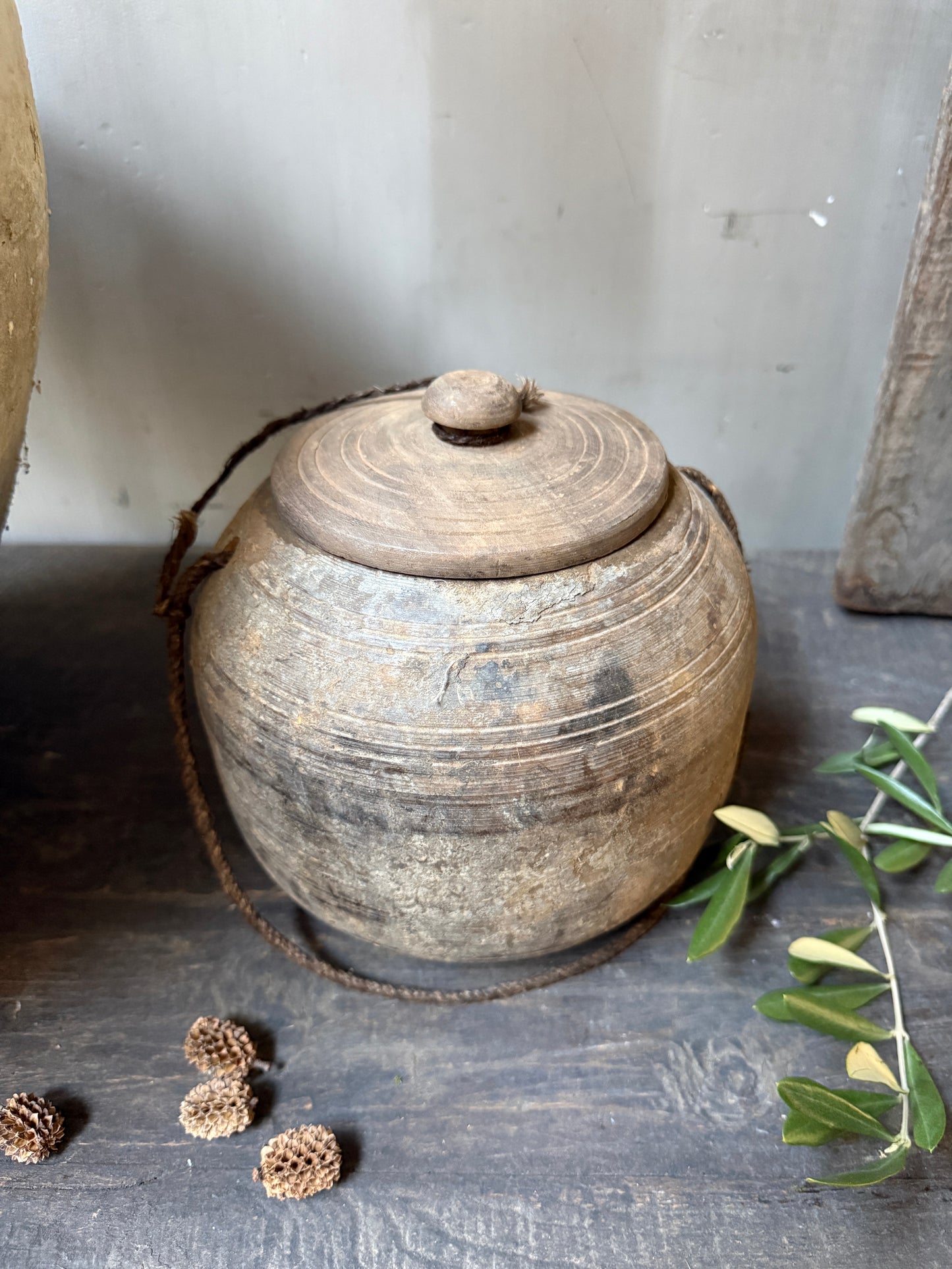 Wooden jar with lid