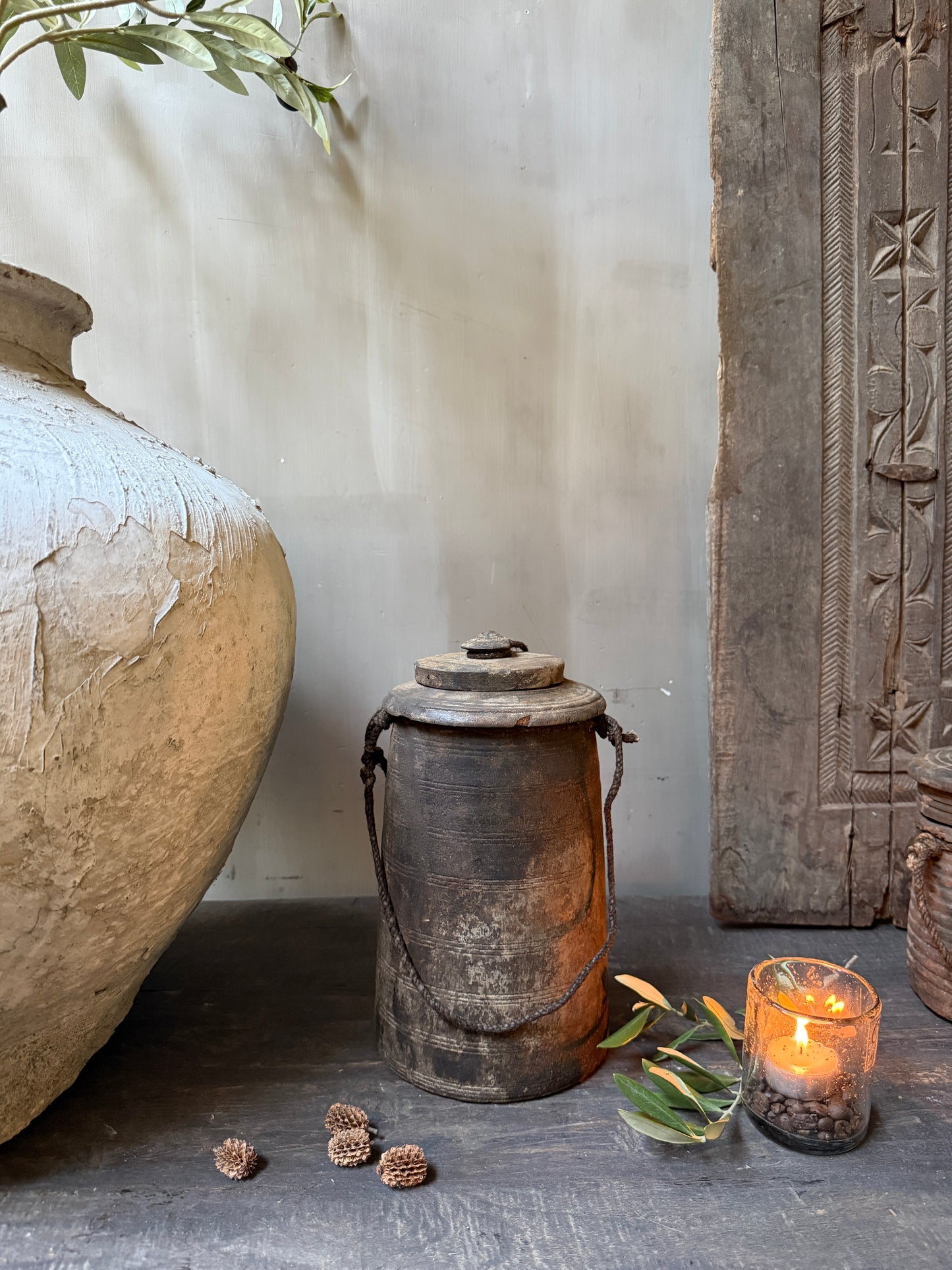 Wooden jar with lid