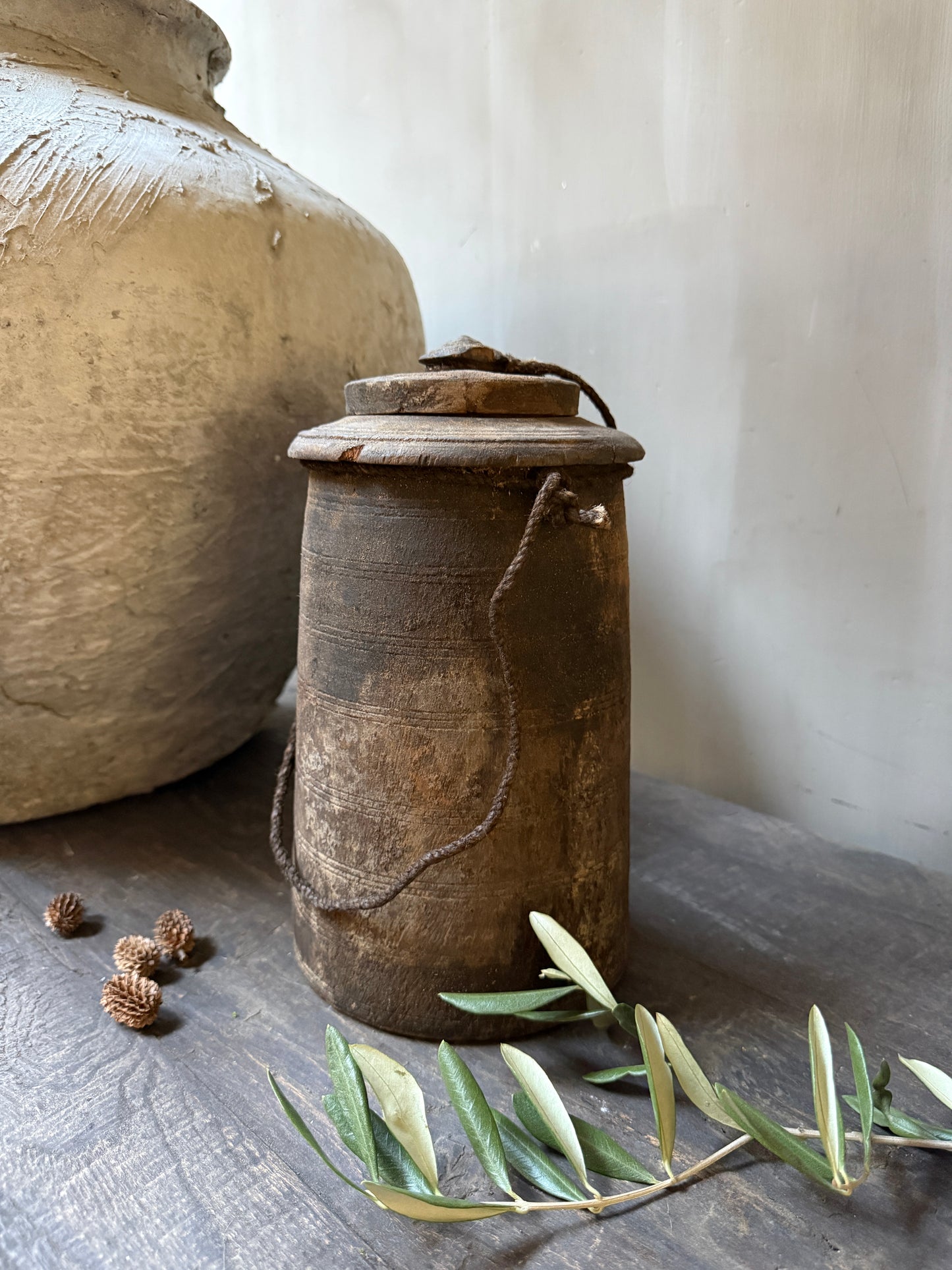 Wooden jar with lid
