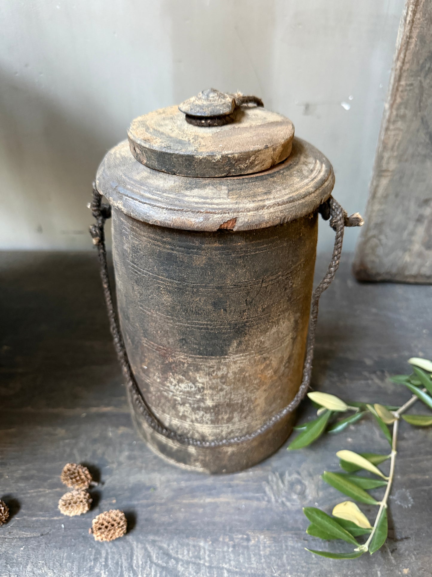 Wooden jar with lid