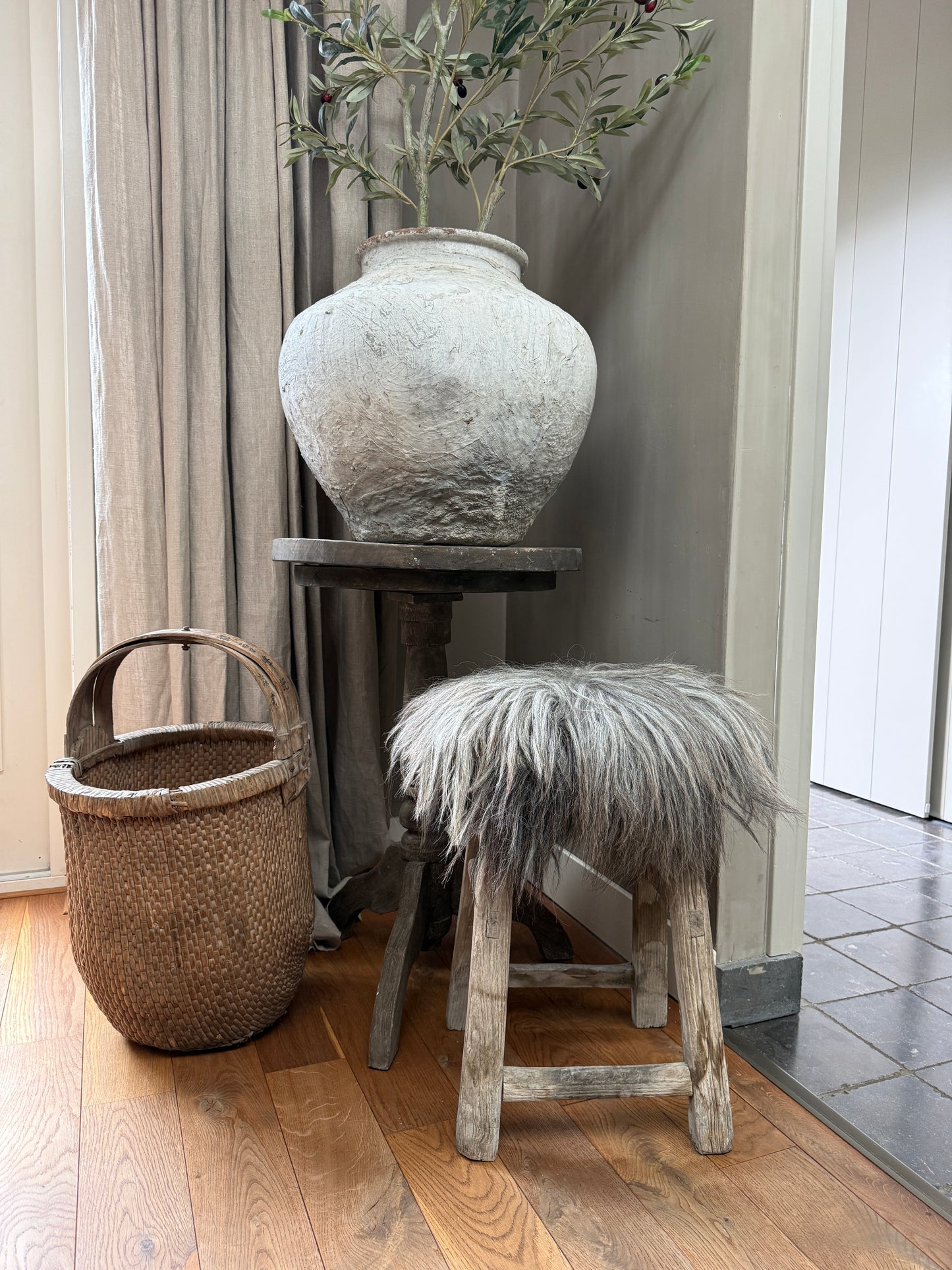Stool fur beige/grey