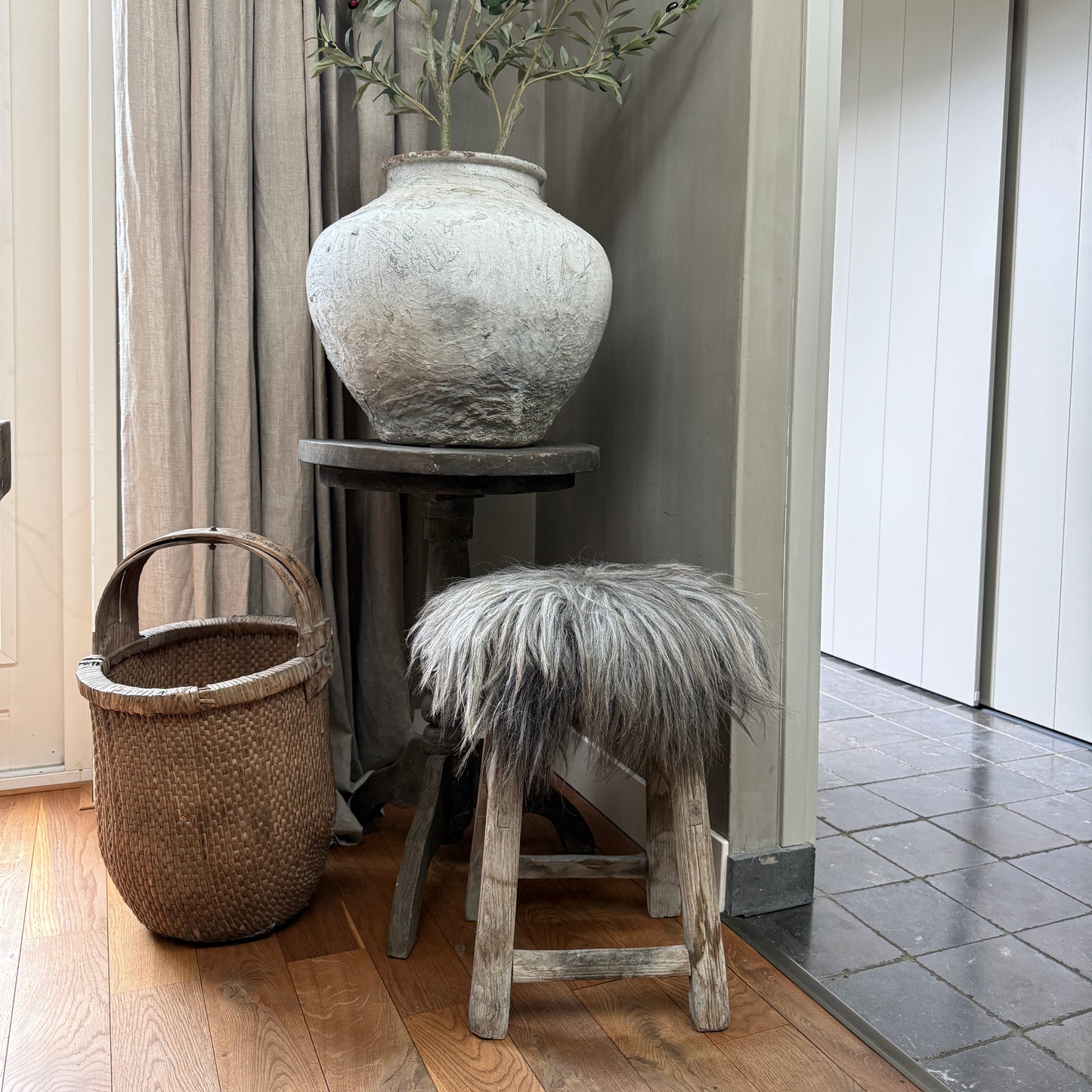 Stool fur beige/grey