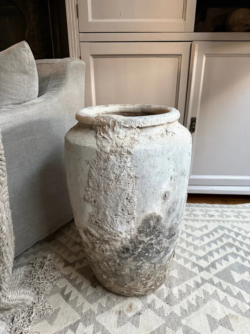 Oude Indiase kruik / pot - My Sober Home