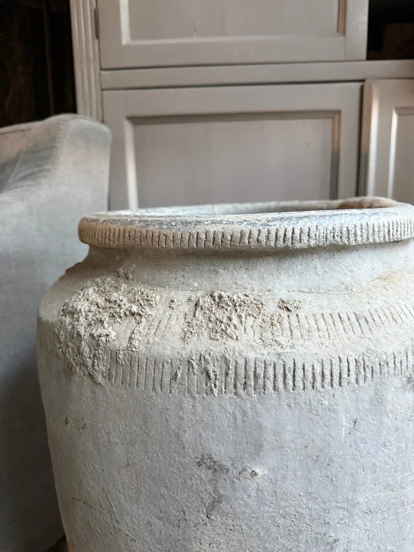 Oude Indiase kruik / pot - My Sober Home