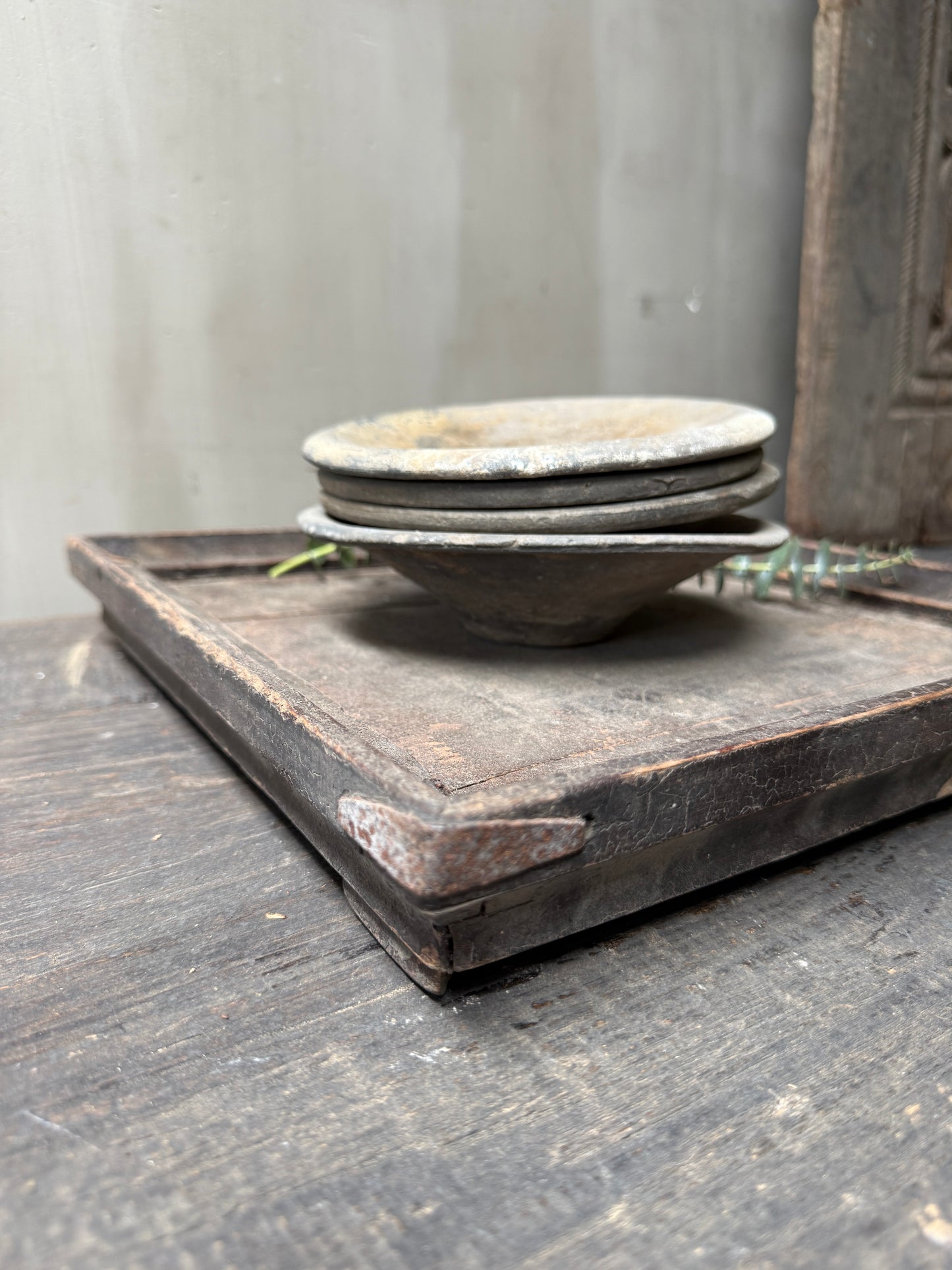 Chinesisches Tablett aus altem Holz