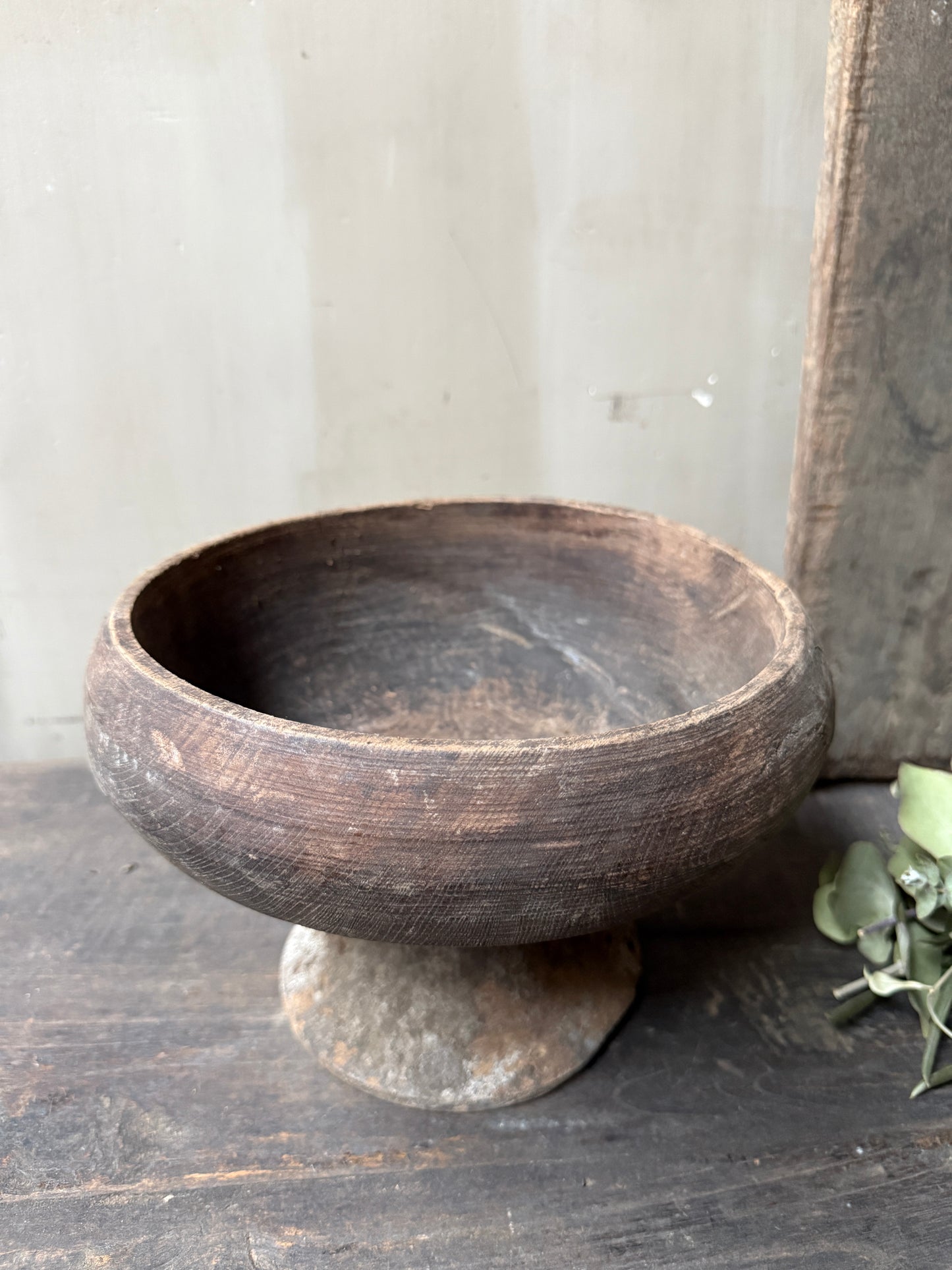 Houten bowl op voet