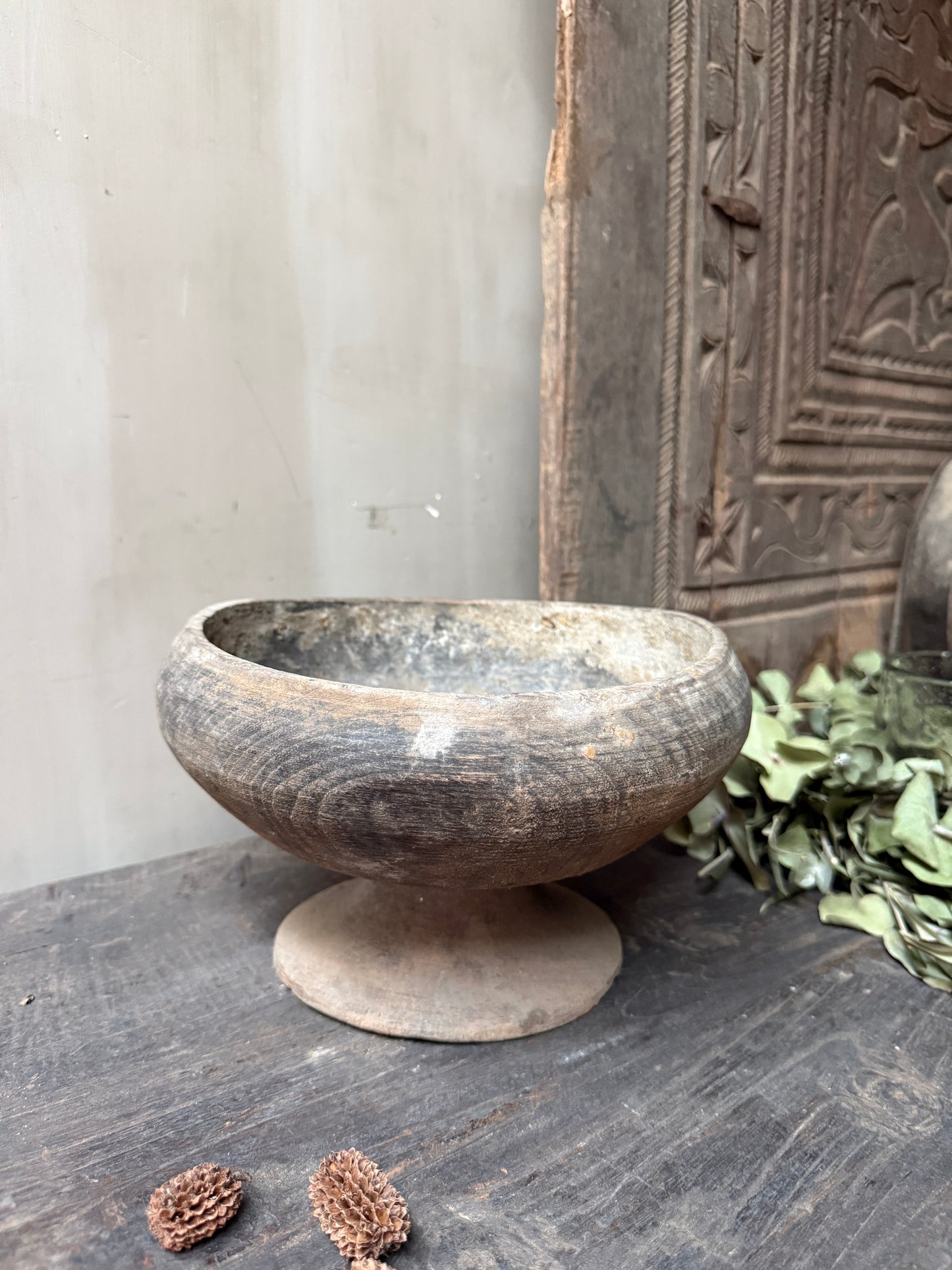 Holzschale auf Fuß