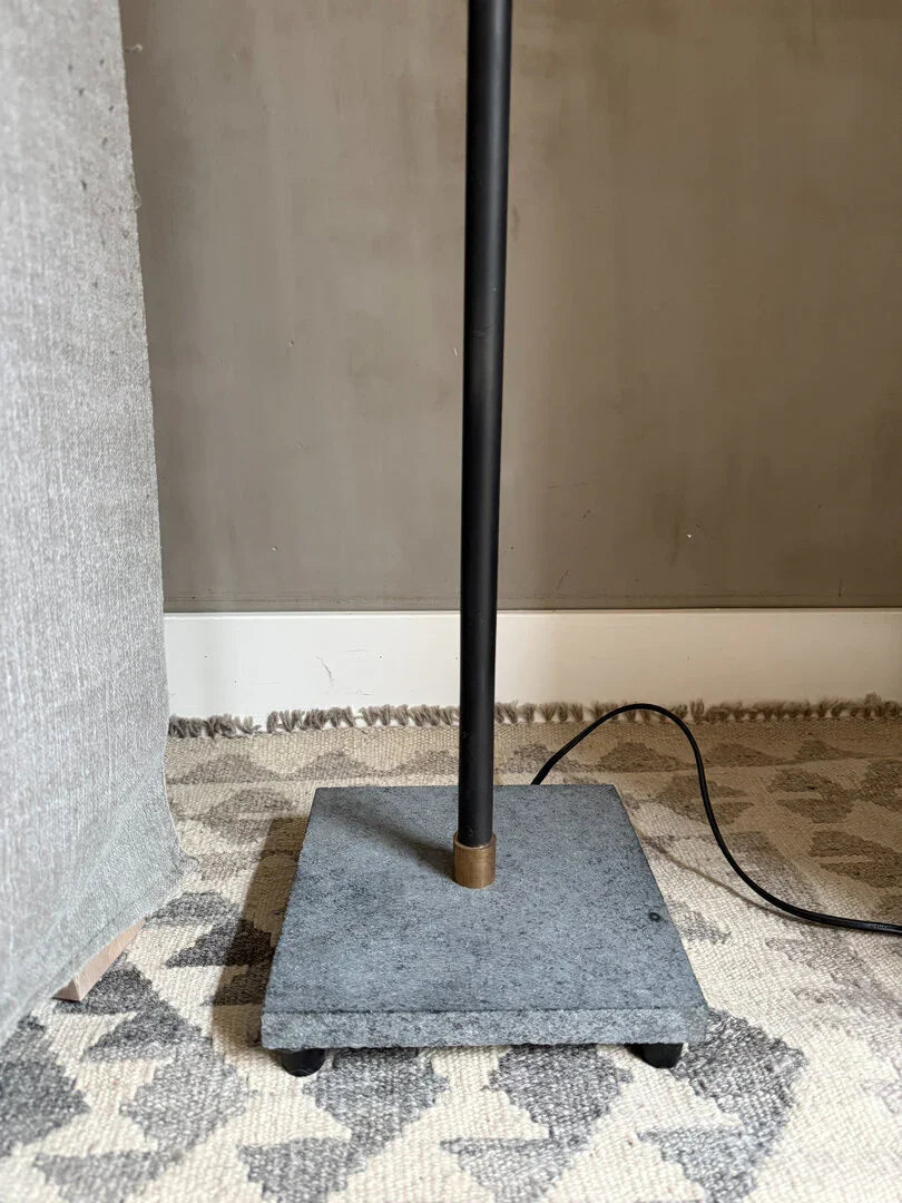 Leeslamp stenen voet 150 - My Sober Home