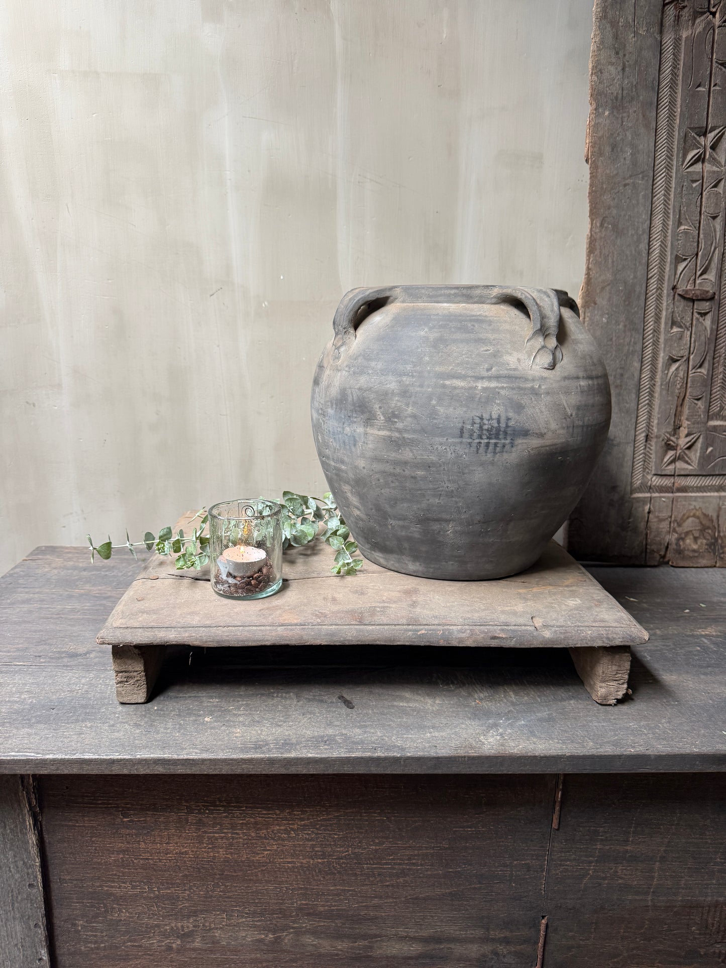 Old wooden bajot table / shelf