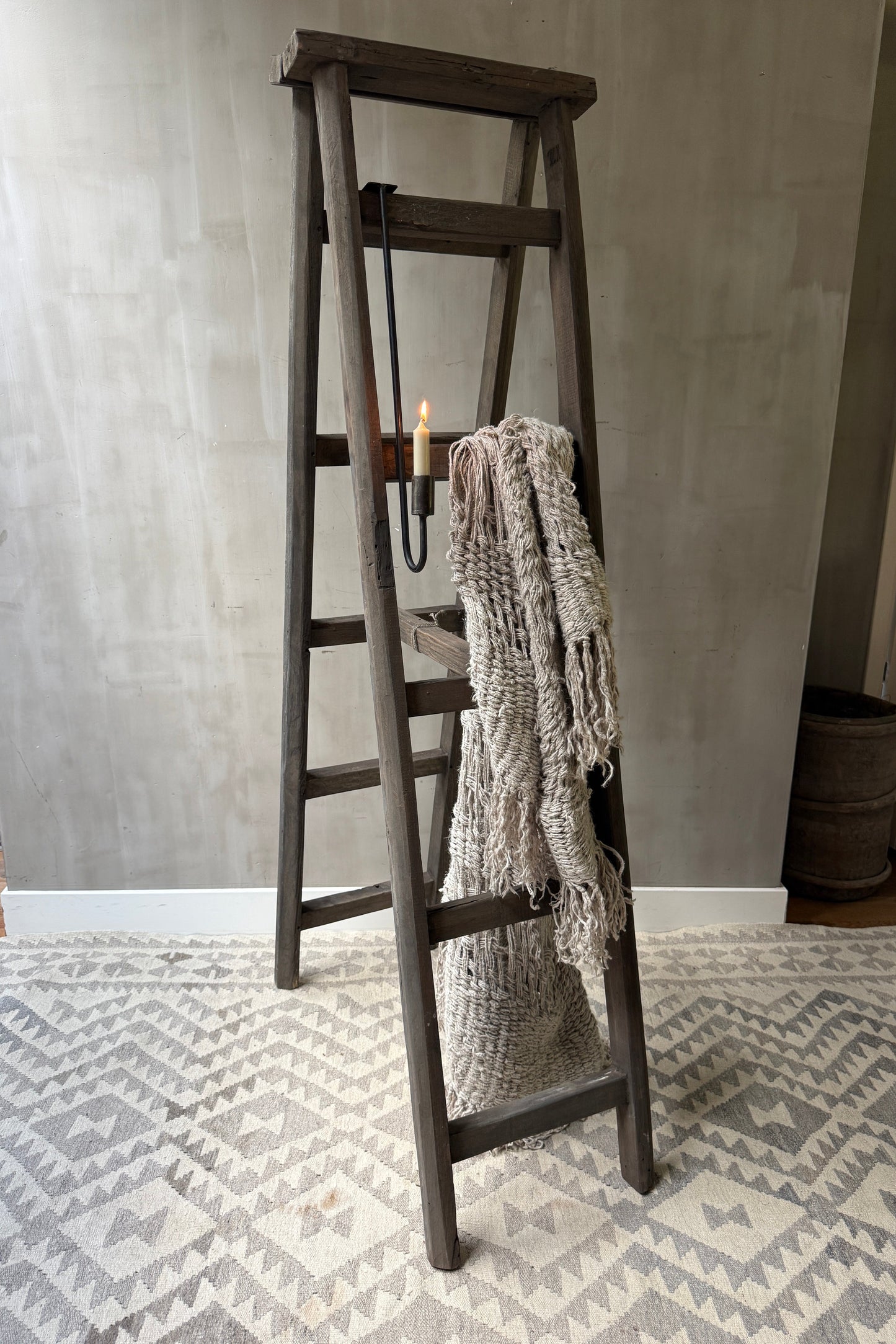 Oude houten schilders ladder / trap