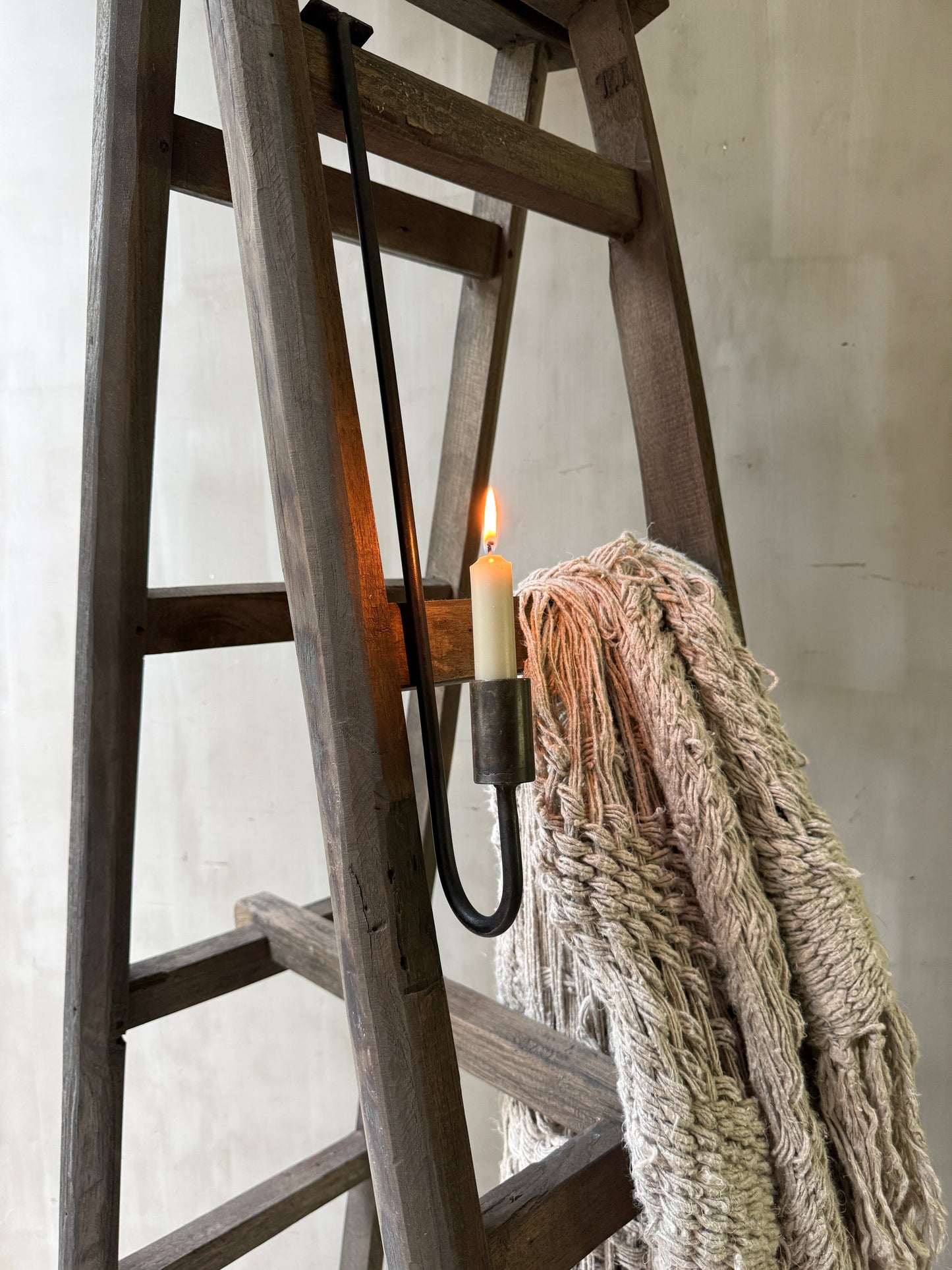 Oude houten schilders ladder / trap