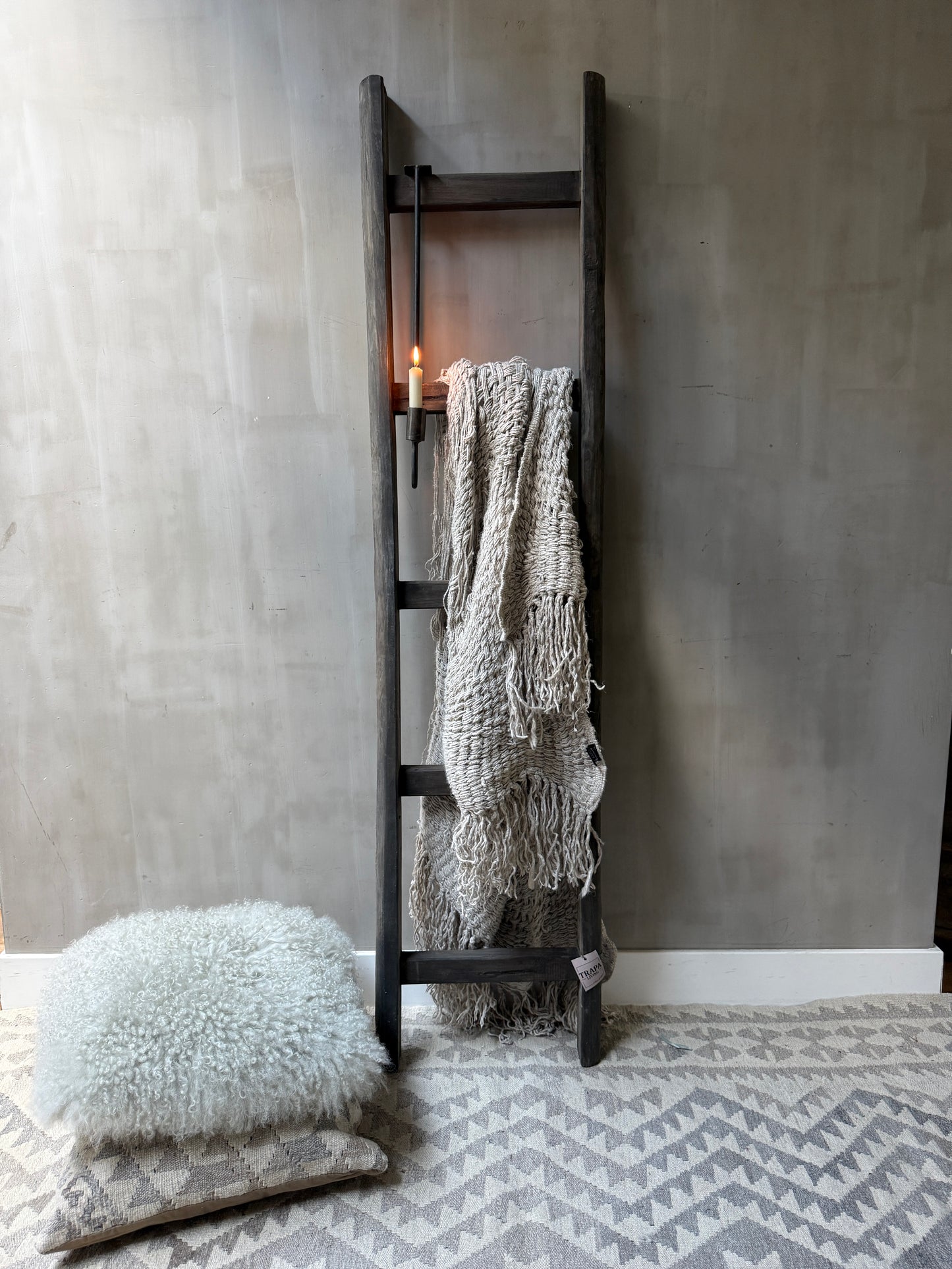 Old wooden ladder / stairs L