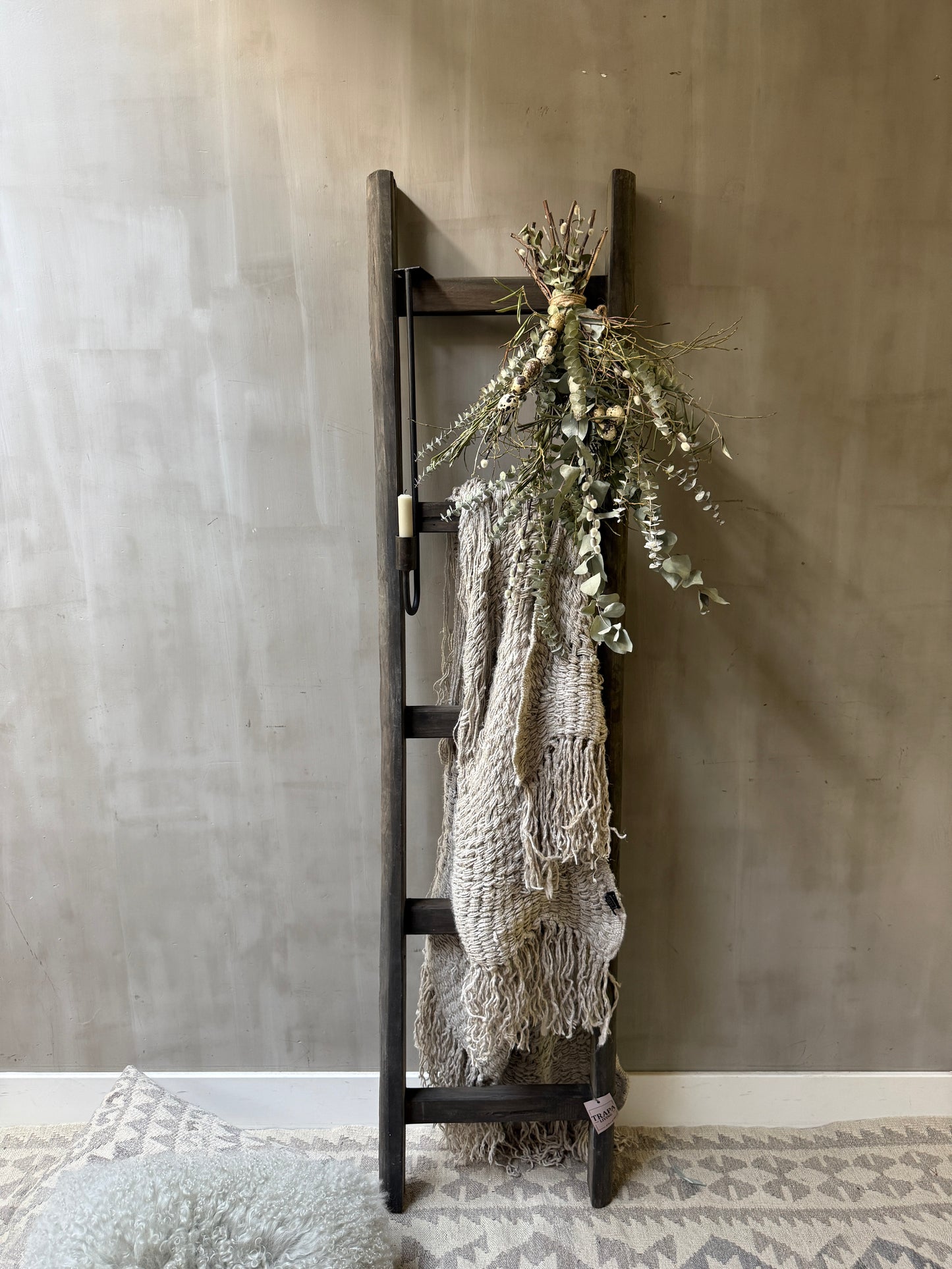 Old wooden ladder / stairs L