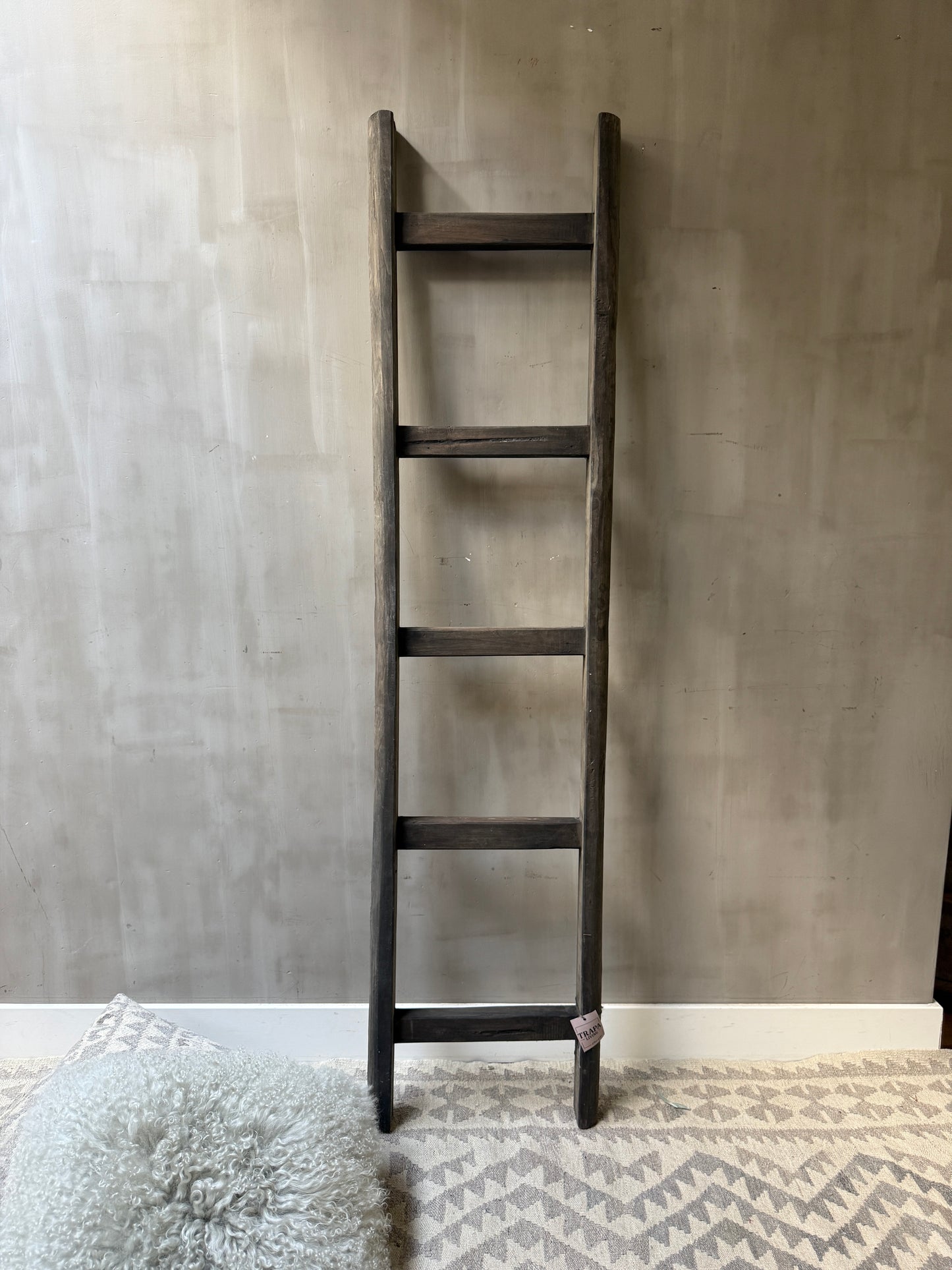 Old wooden ladder / stairs L