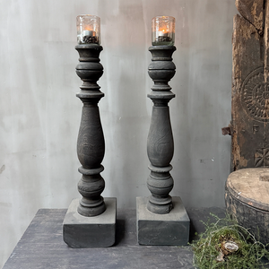 Robuuste vergrijsde baluster kandelaar 60 cm