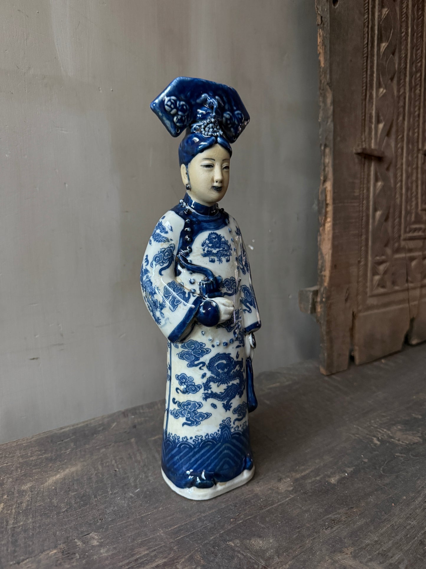 Chinees porseleinen beeldje keizerin pijp