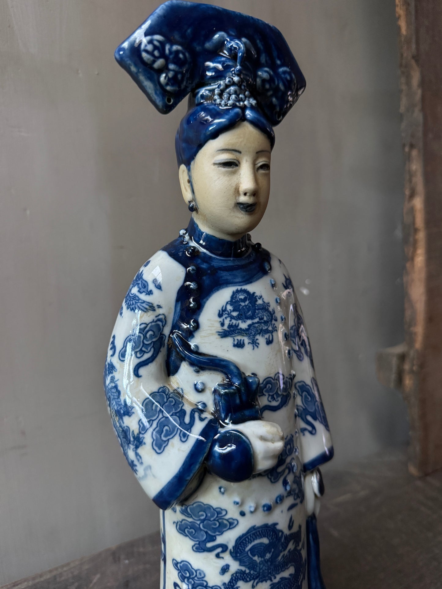 Chinees porseleinen beeldje keizerin pijp