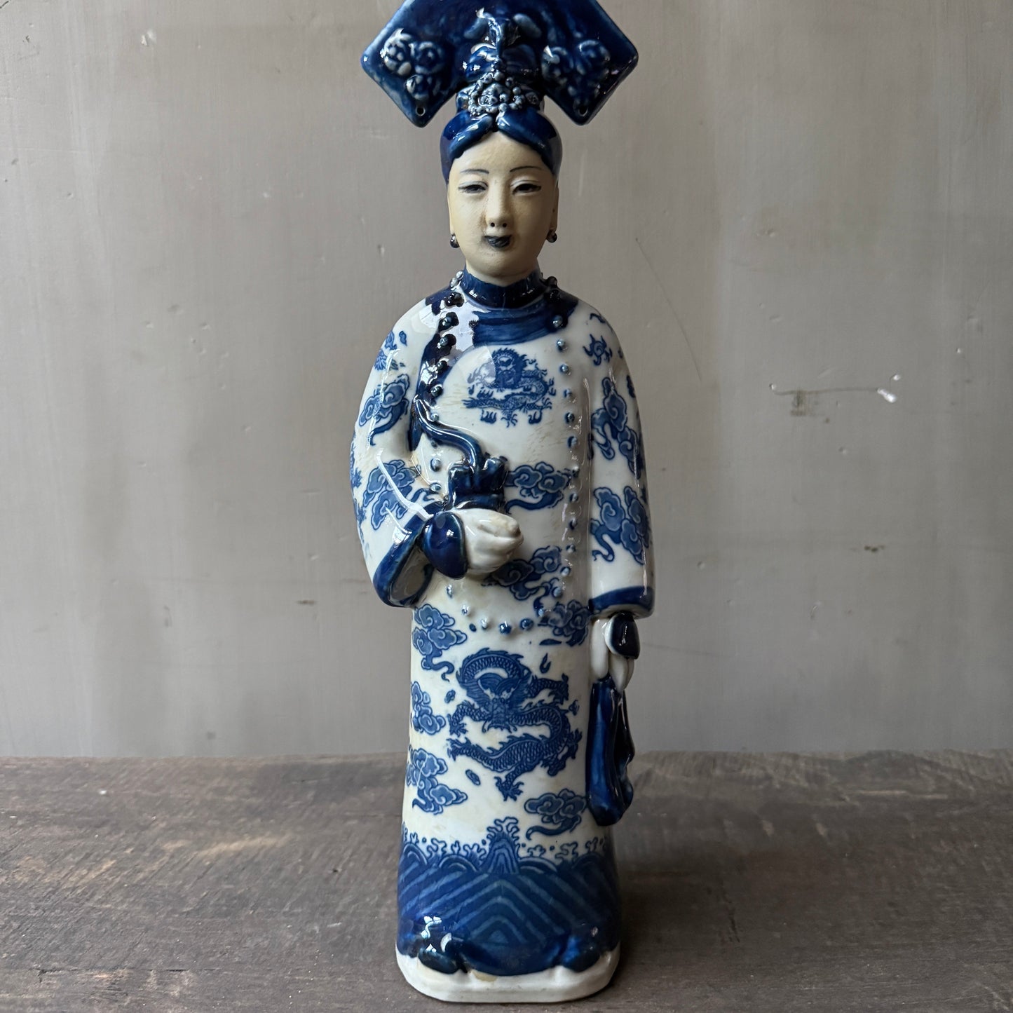 Chinees porseleinen beeldje keizerin pijp