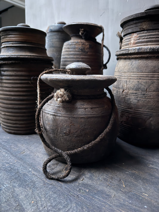 Houten kruikje met deksel