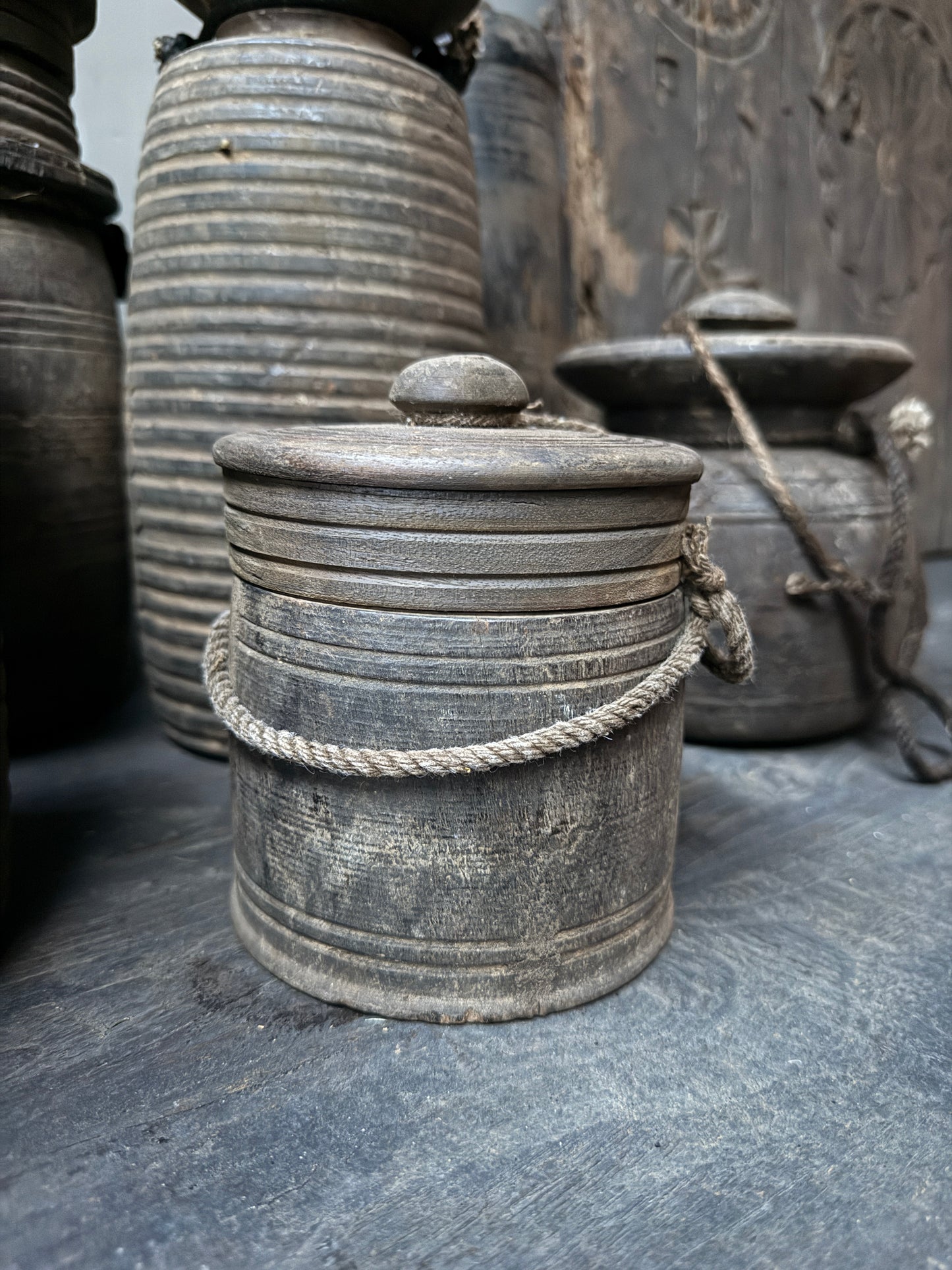 Holzgefäß mit Deckel