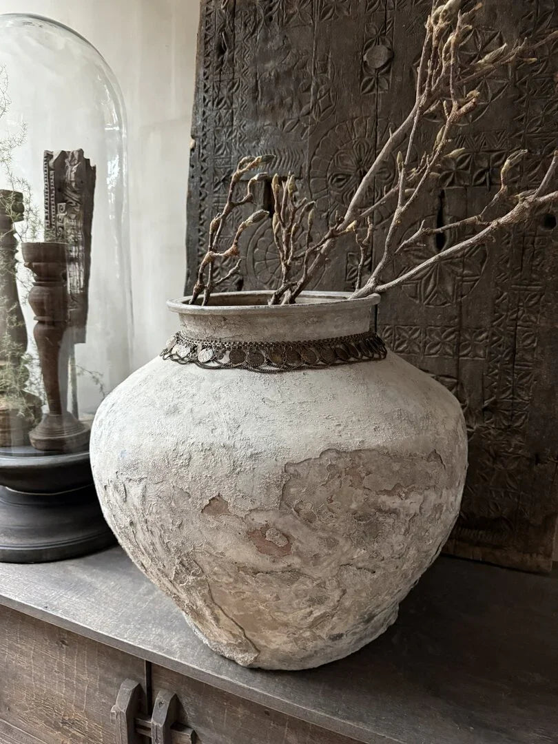 Kruikketting Liz - My Sober Home