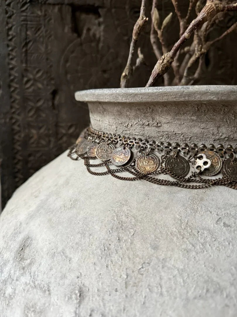 Kruikketting Liz - My Sober Home