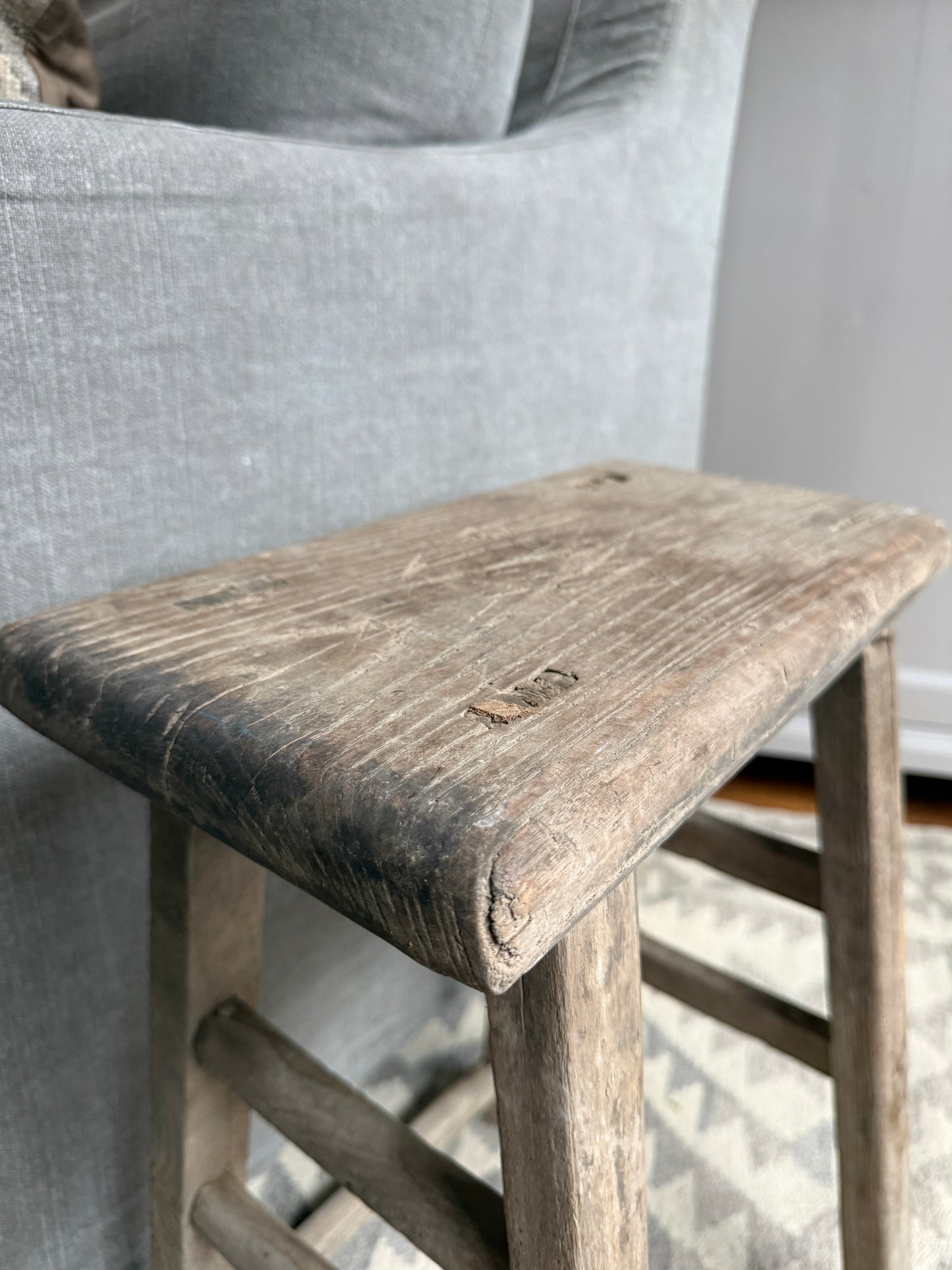 Alter Holzschemel, chinesischer Stuhl